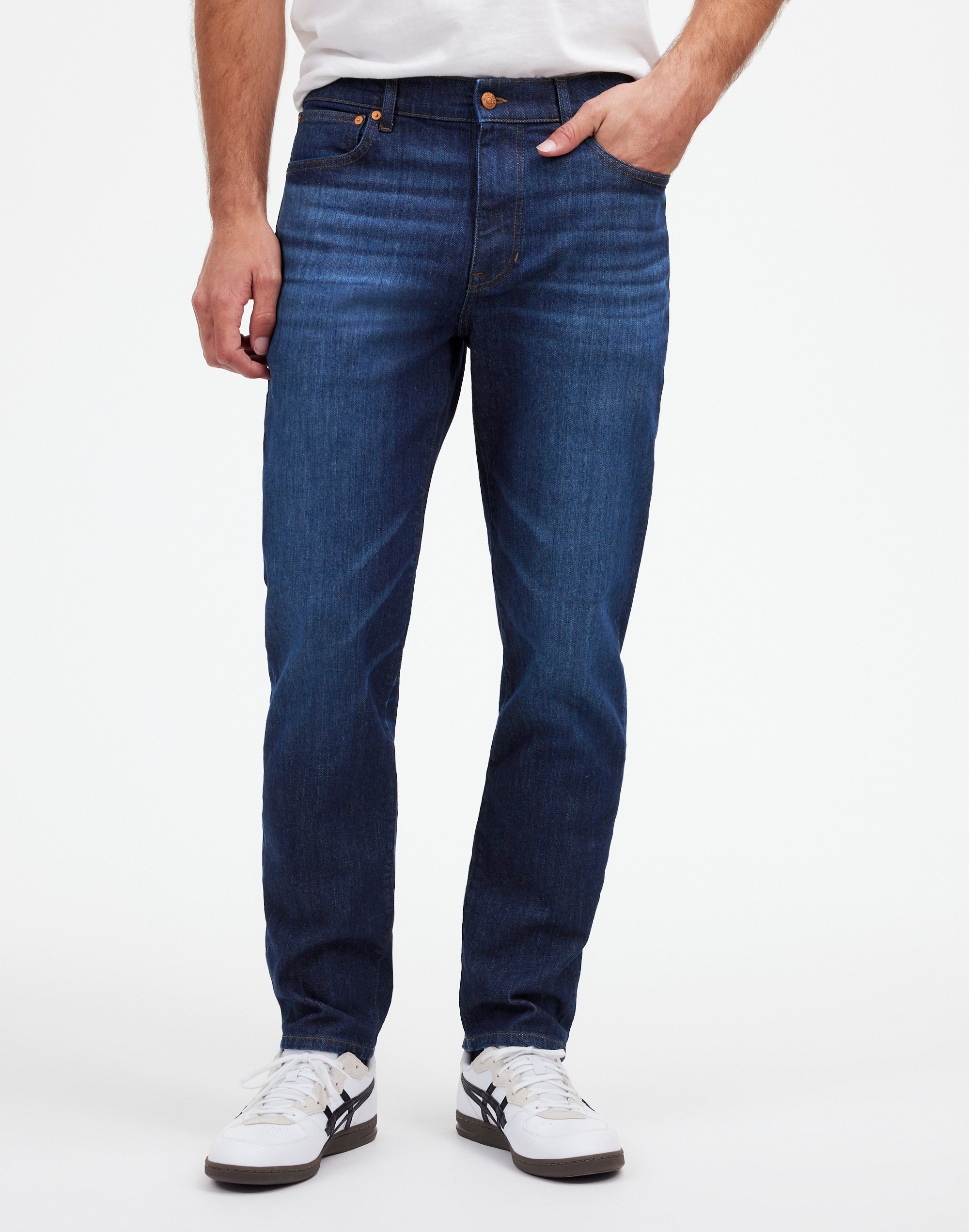 Relaxed Taper Jeans