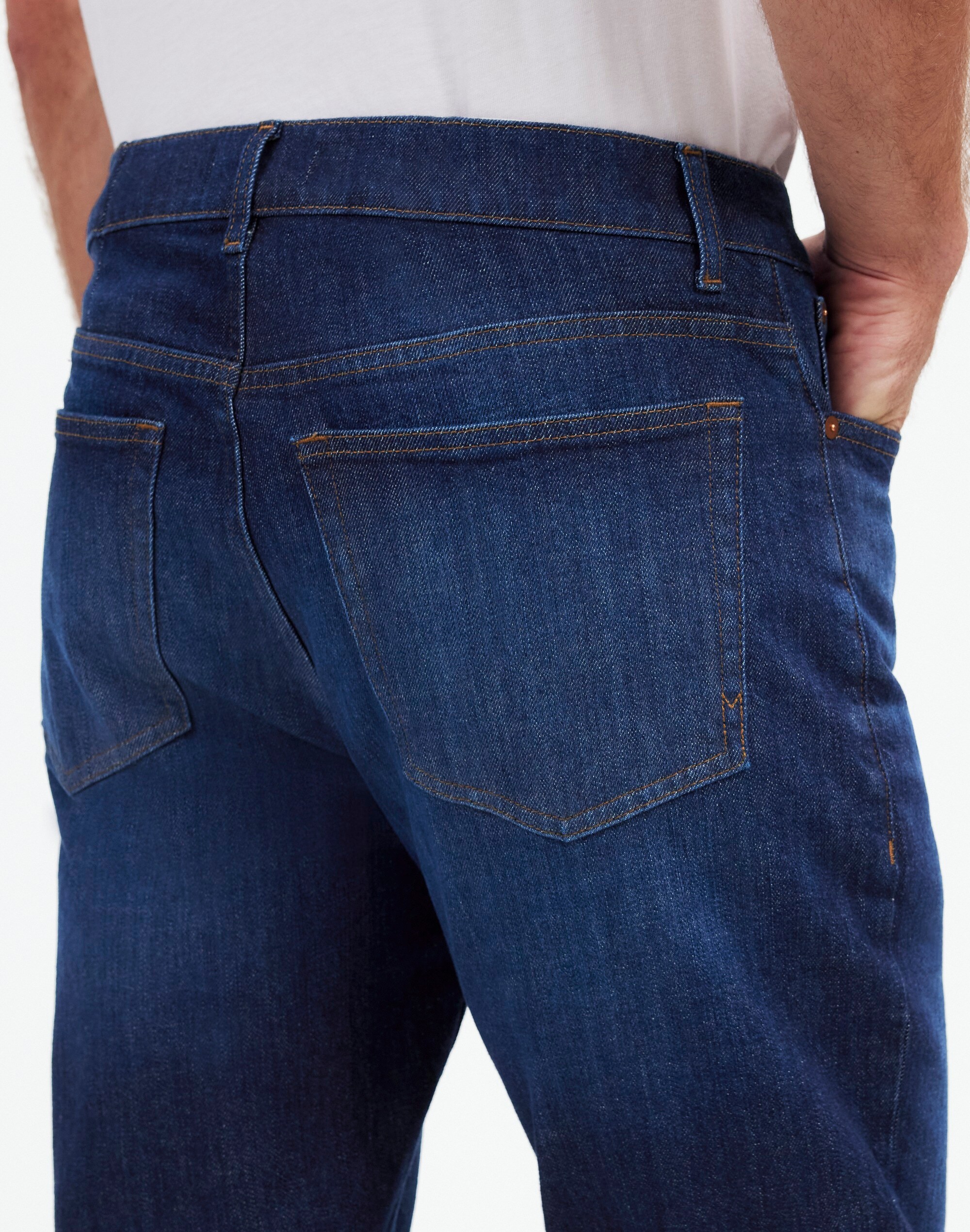 Relaxed Taper Jeans