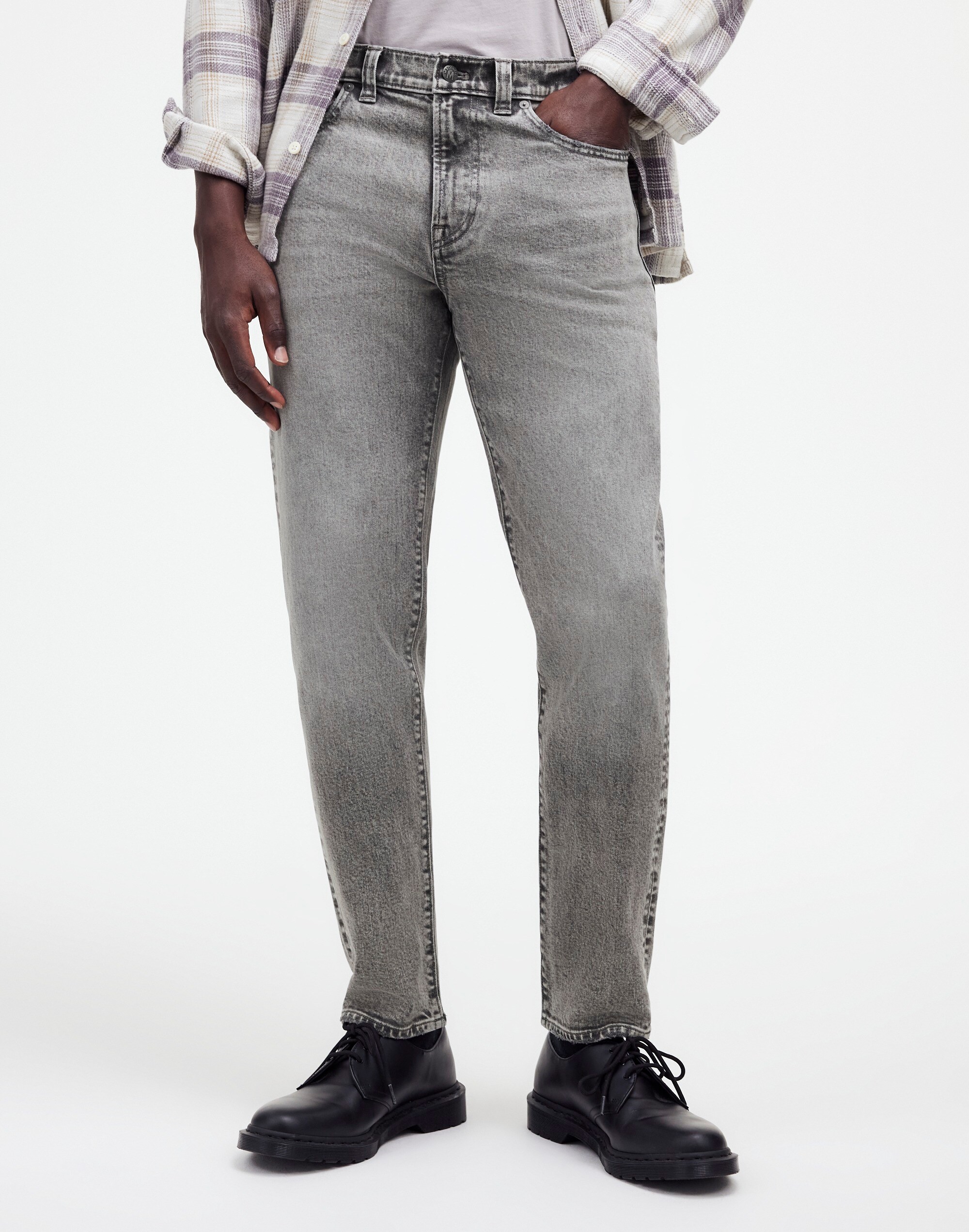 Relaxed Taper Jeans