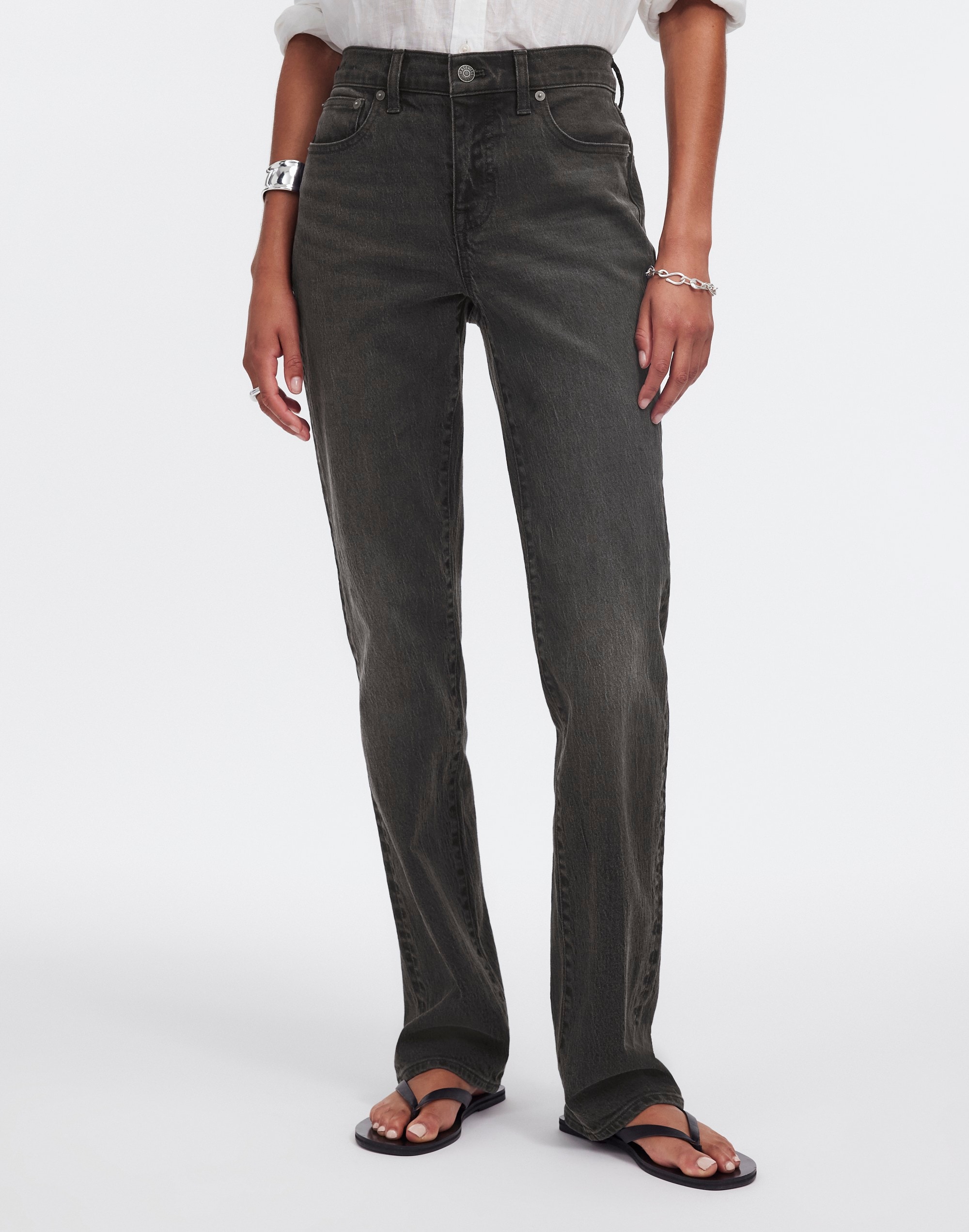 The Petite '90s Straight Mid-Rise Jean in Landale Wash in landale wash image 2