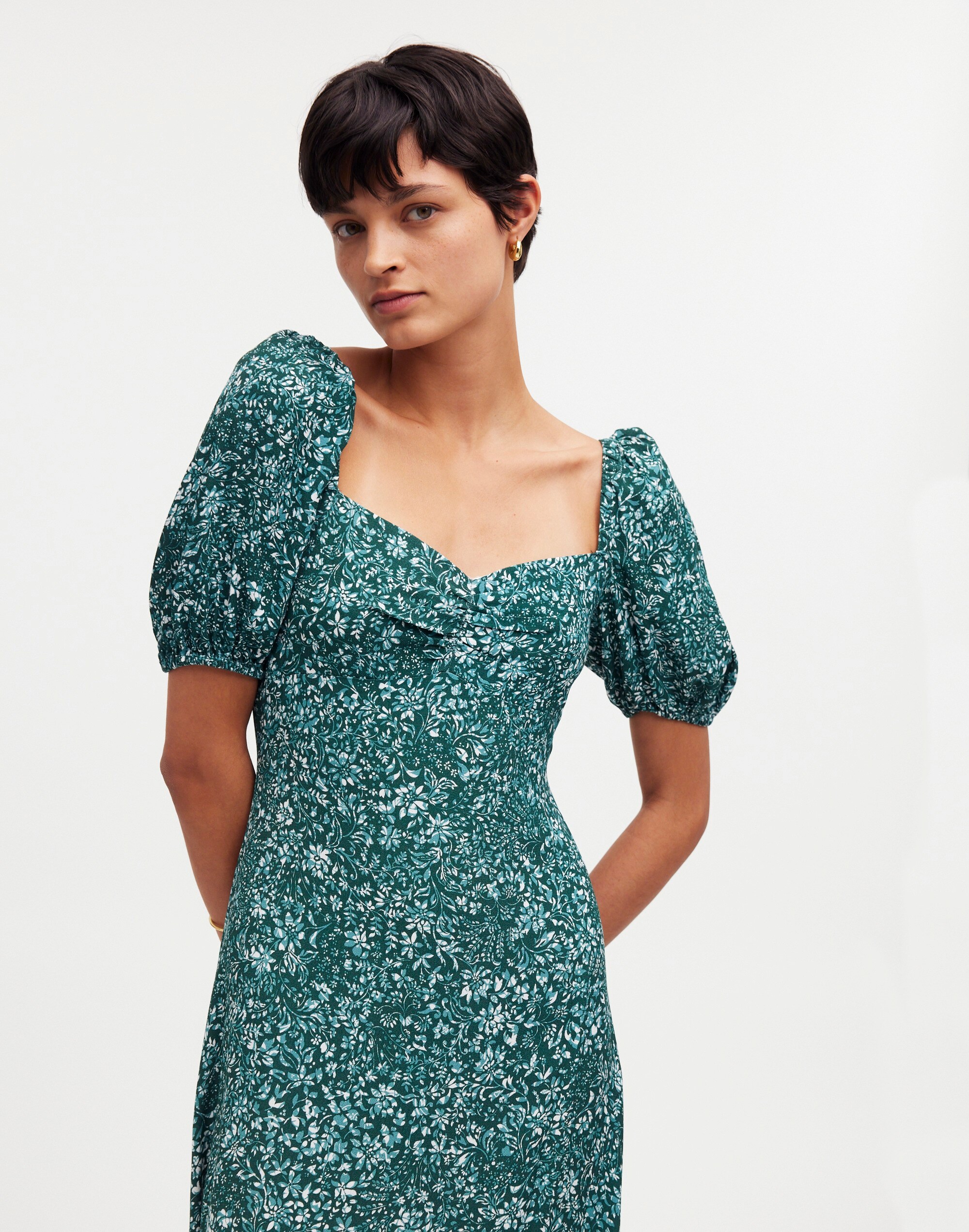 Puff-Sleeve Sweetheart Midi Dress in Floral