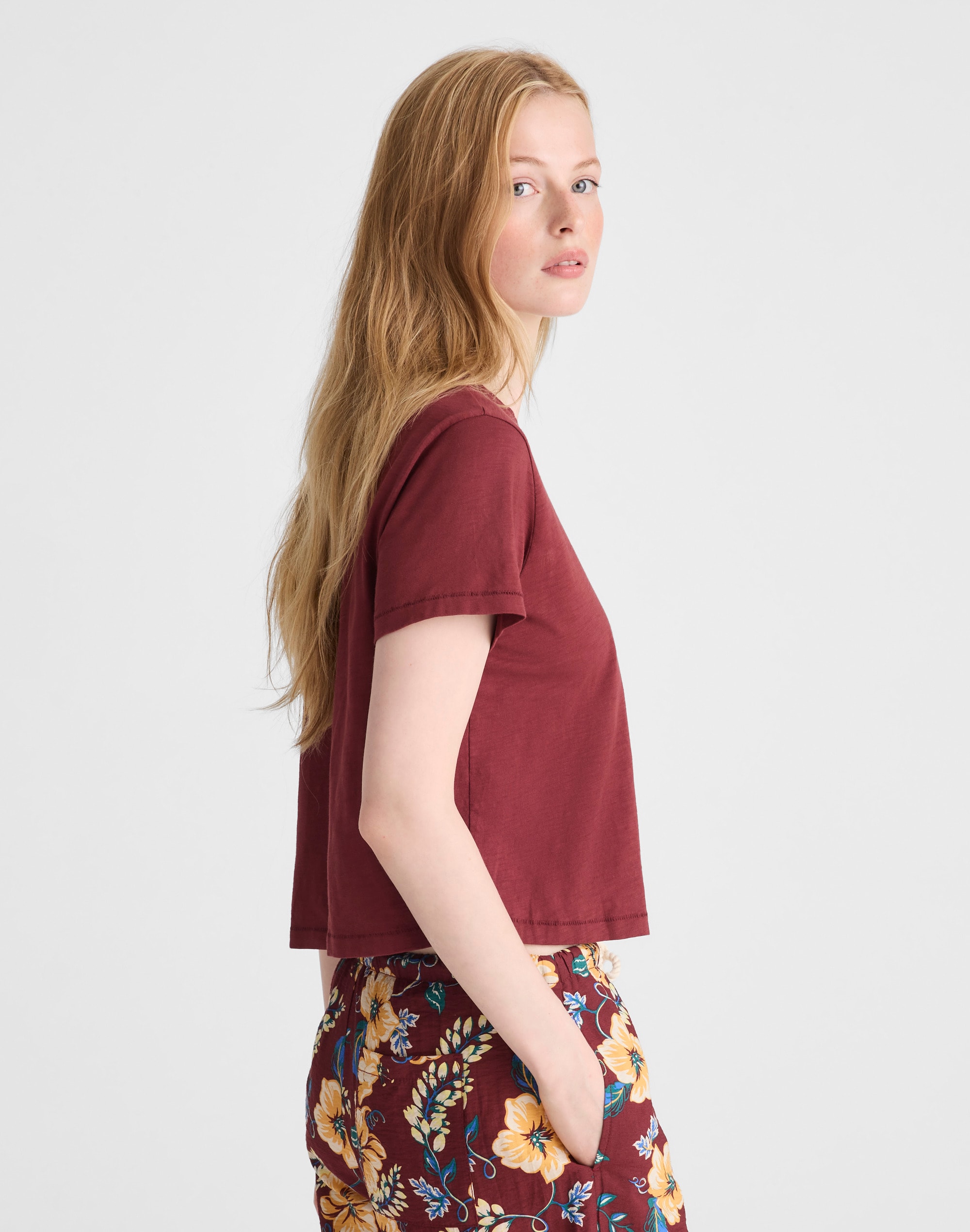 The Easy Crop Crewneck Tee in Soft Slub Alternate Image 3