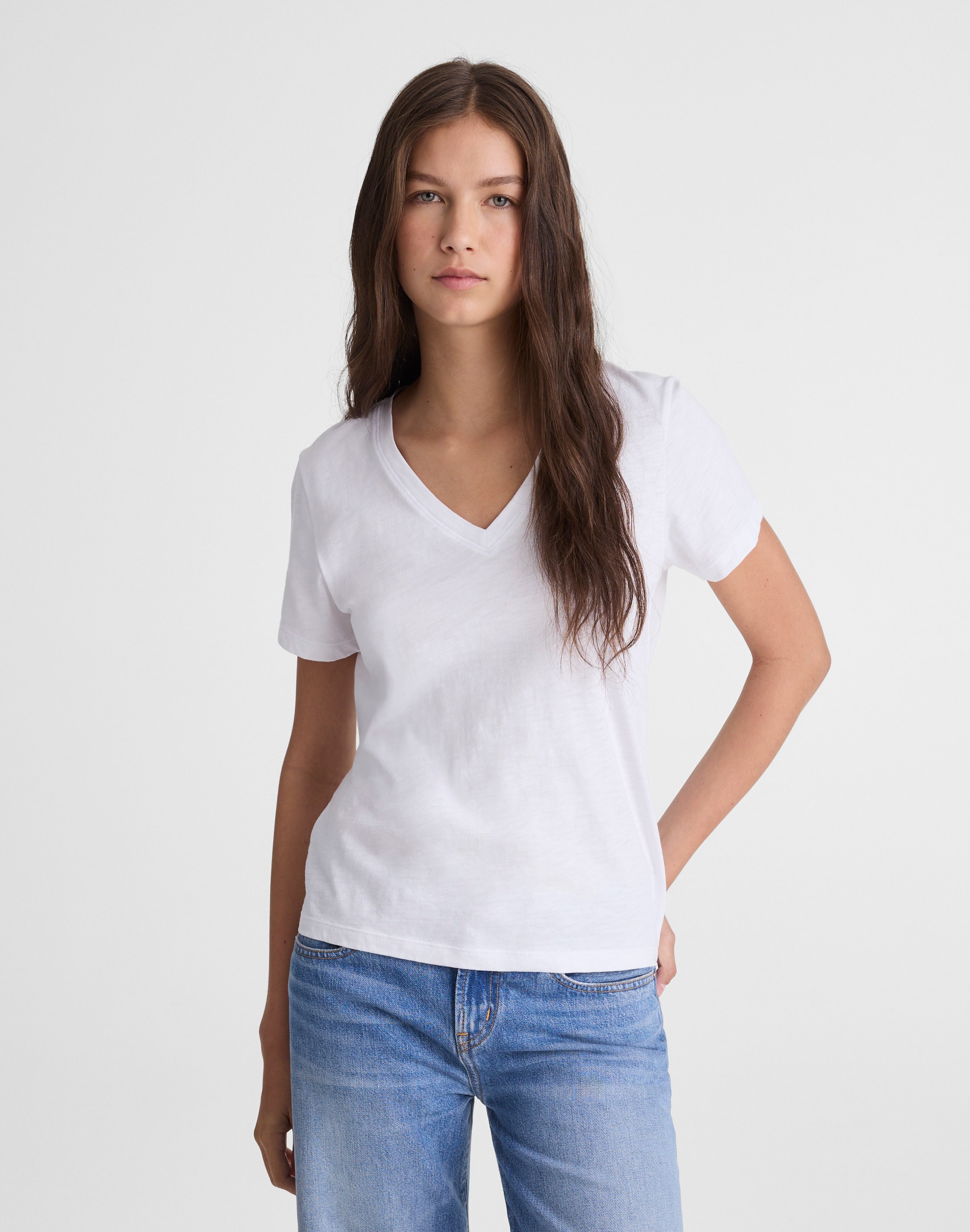The Easy Crop V-Neck Tee in Soft Slub