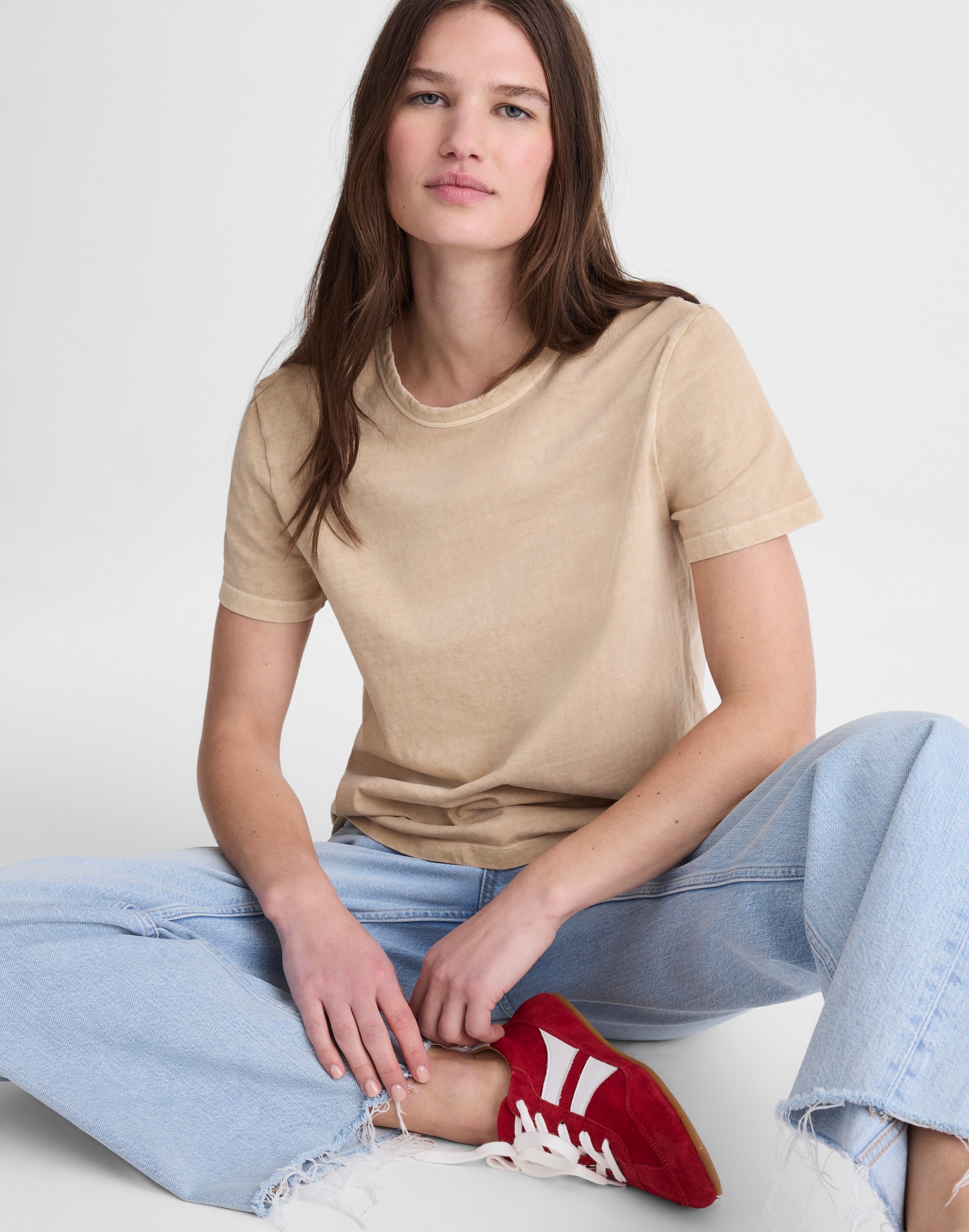 Madewell The Perfect Crewneck Tee In Brown