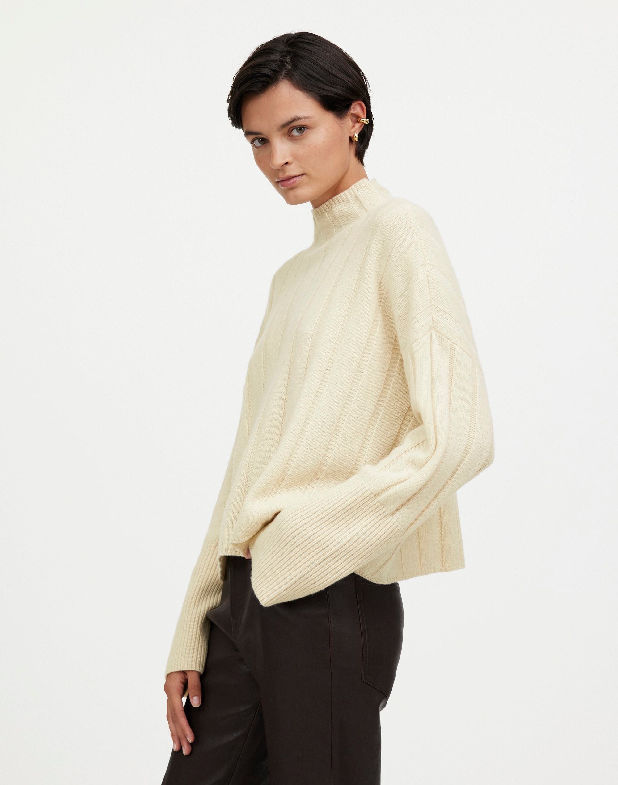 Ribbed Cashmere-Wool Blend Pullover Sweater