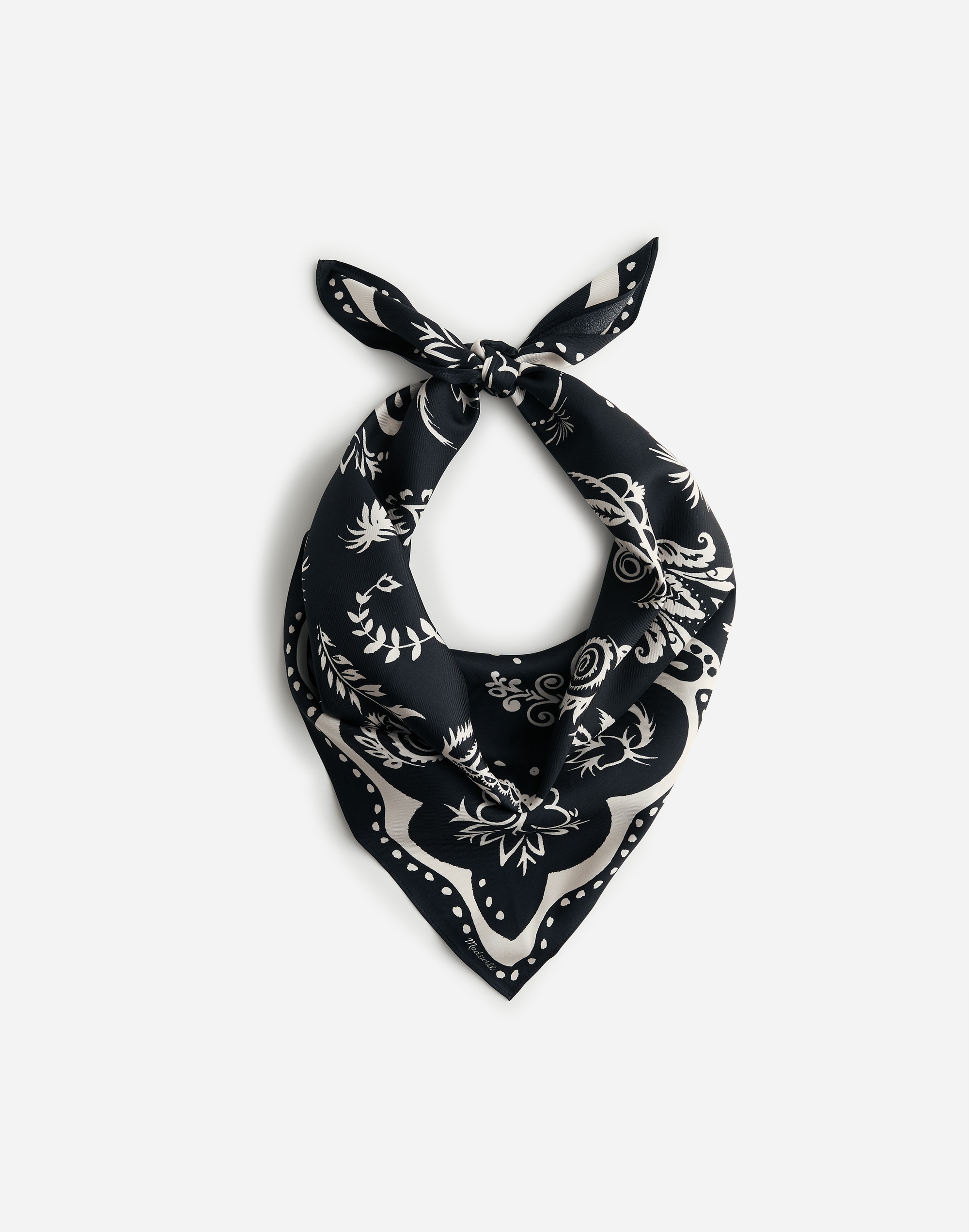 【SS25_week12 】Supreme Silk Bandana（Navy） Supreme Silk Bandana (SS25) - $148