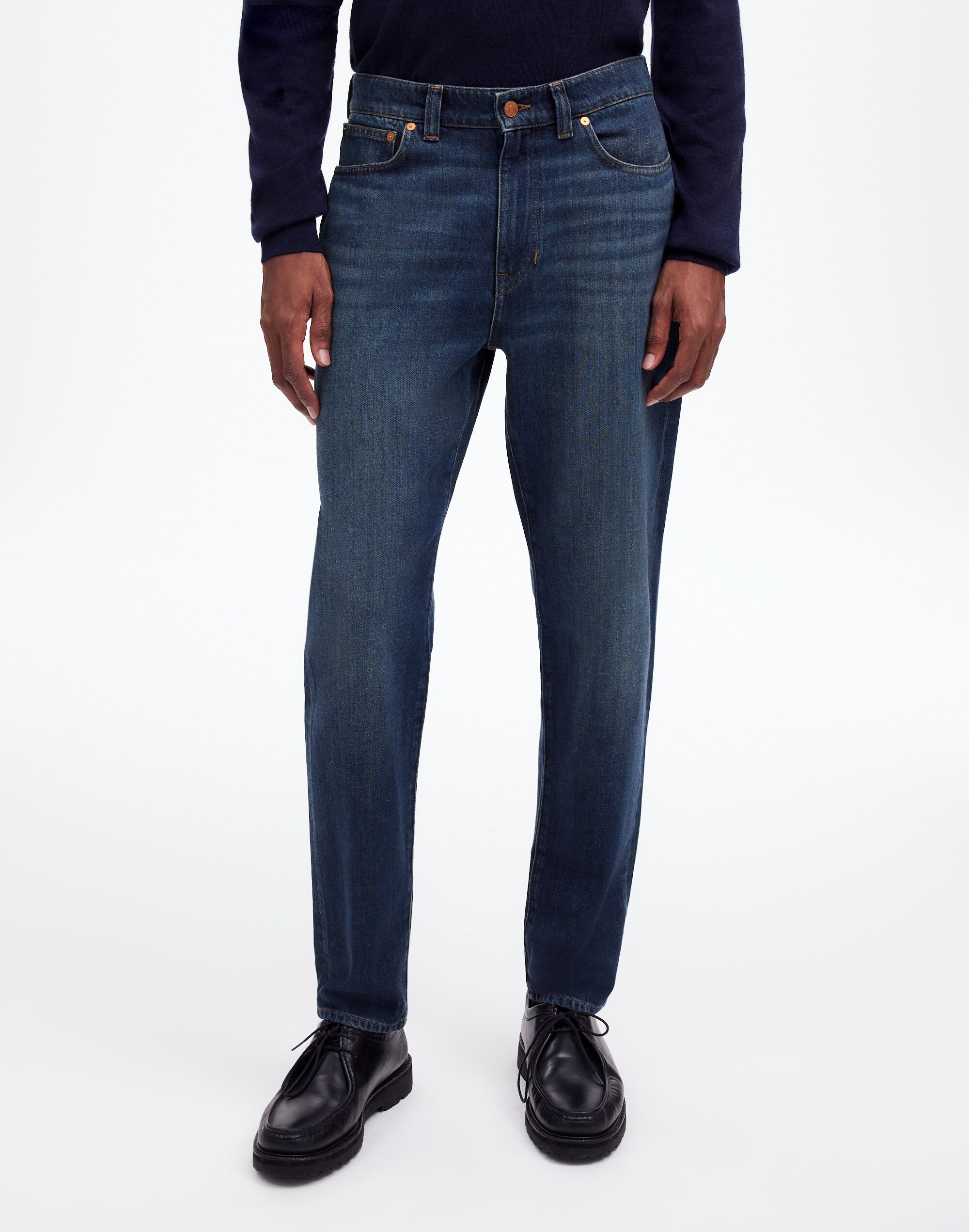 Relaxed Taper Jeans
