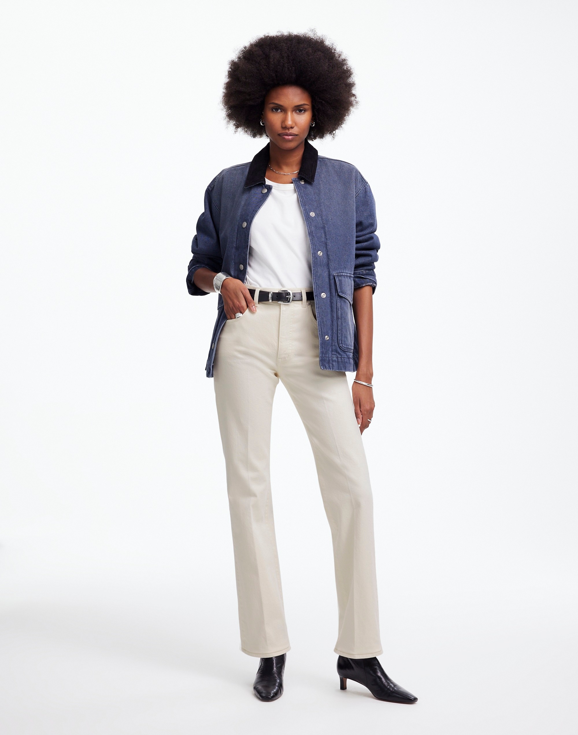 relaxed bootcut jeans in vintage ivory wash