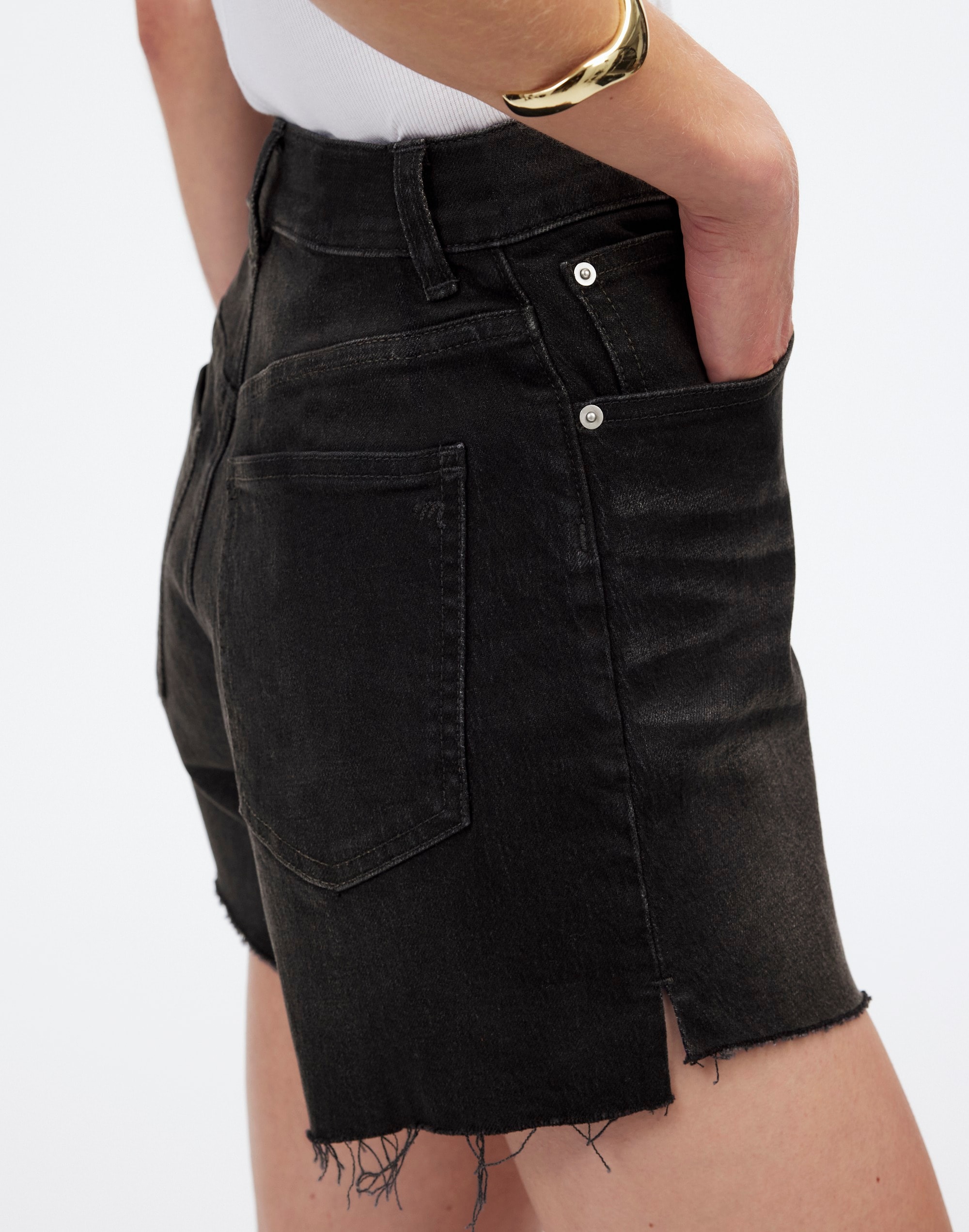 The Perfect Vintage Mid-Length Jean Short in Catalani Wash Alternate Image 5