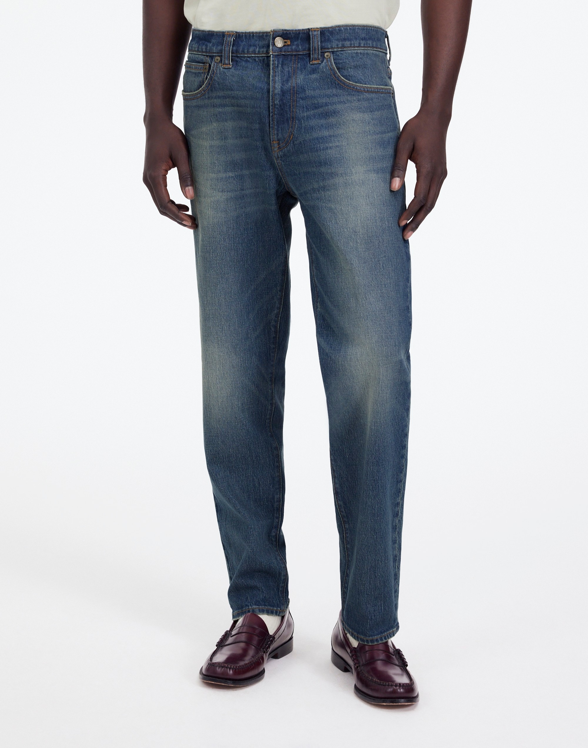 Relaxed Taper Jeans