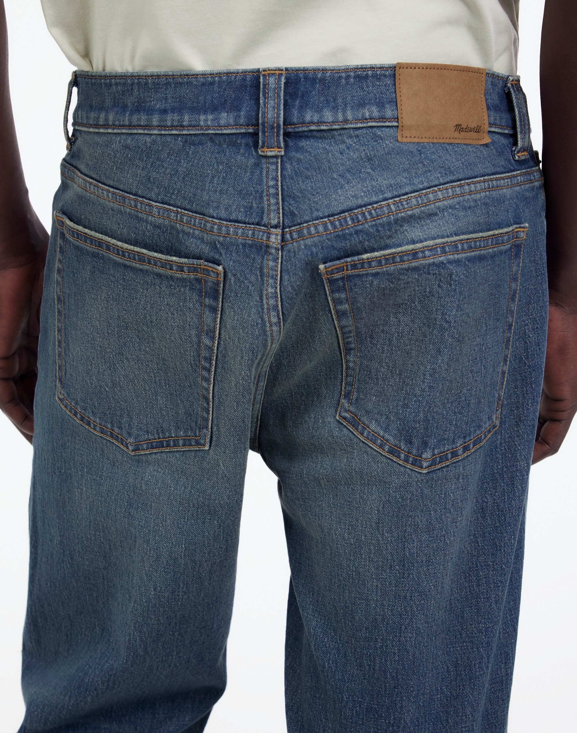 Relaxed Taper Jeans