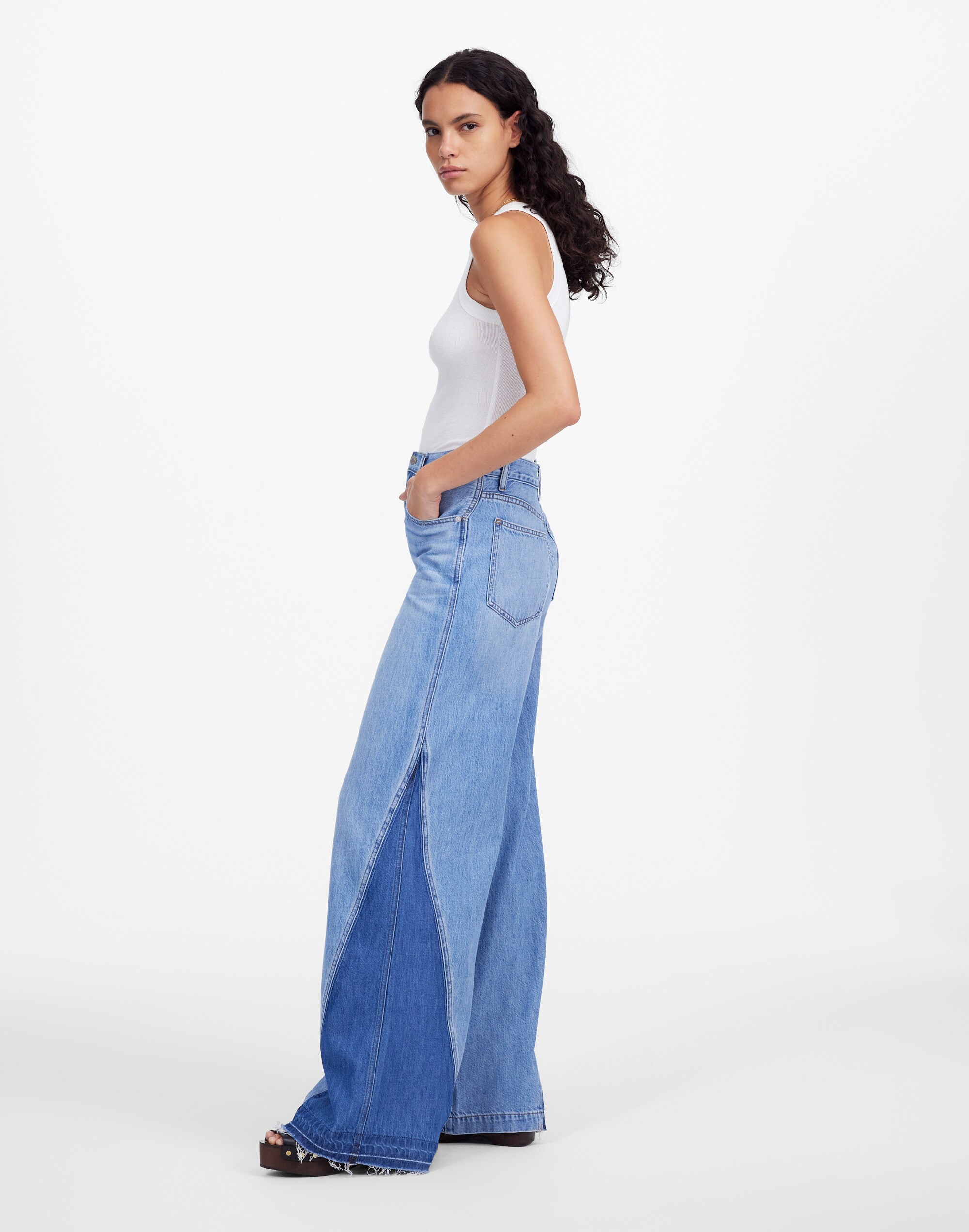 Wide-Sweep Jeans in Parson Wash: Airy Denim Edition Alternate Image 3