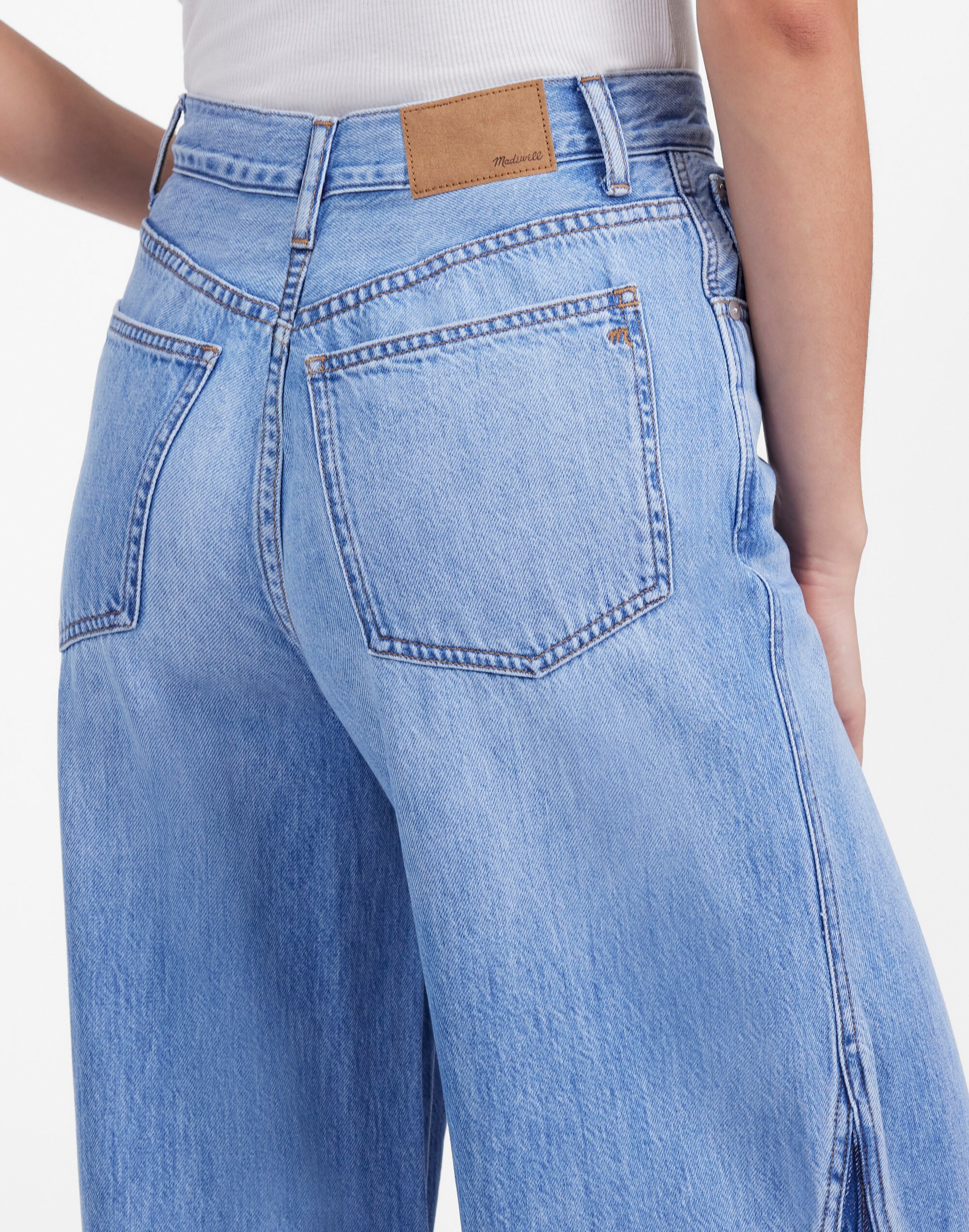 Wide-Sweep Jeans in Parson Wash: Airy Denim Edition Alternate Image 5