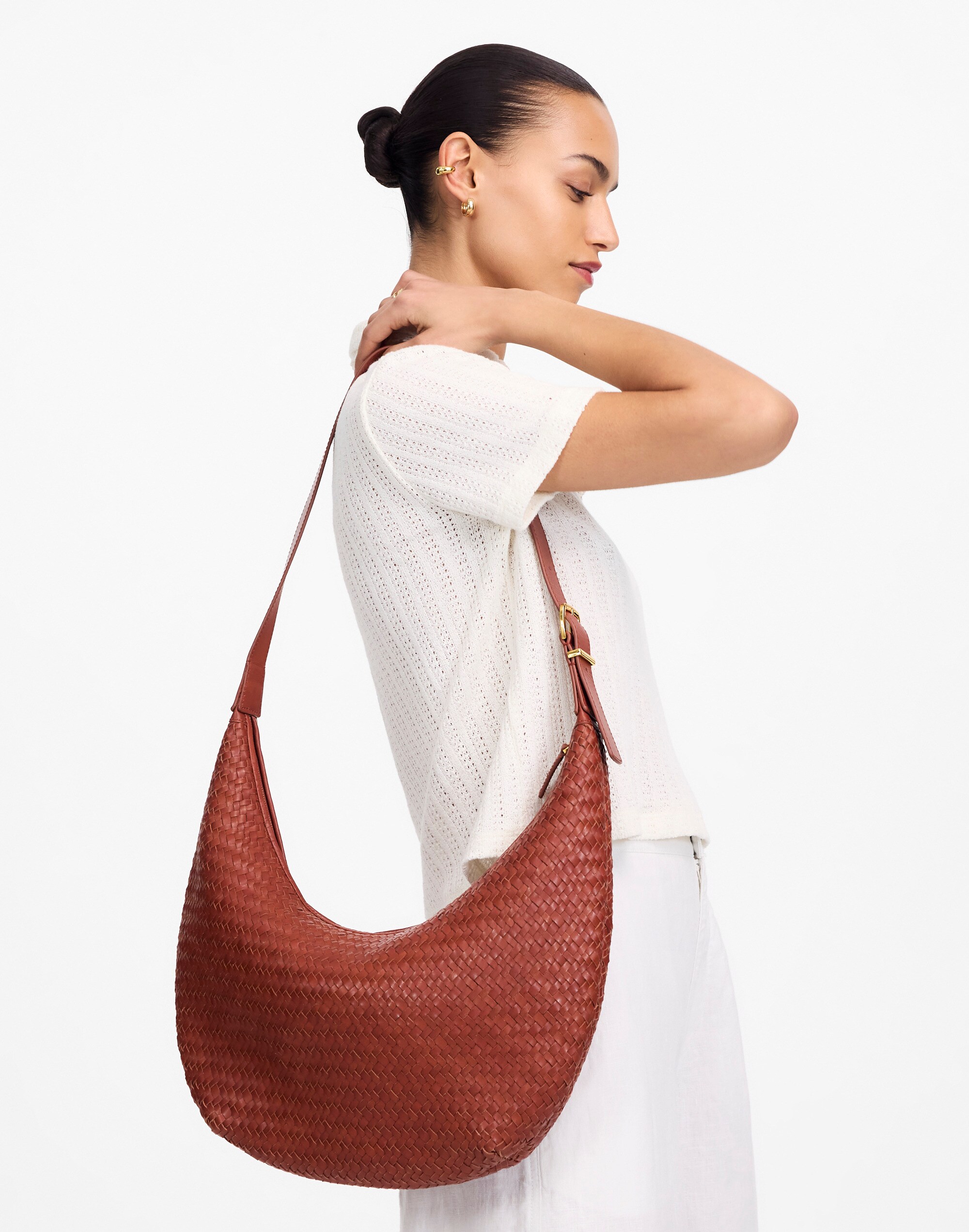 The Essential Curve Shoulder Bag