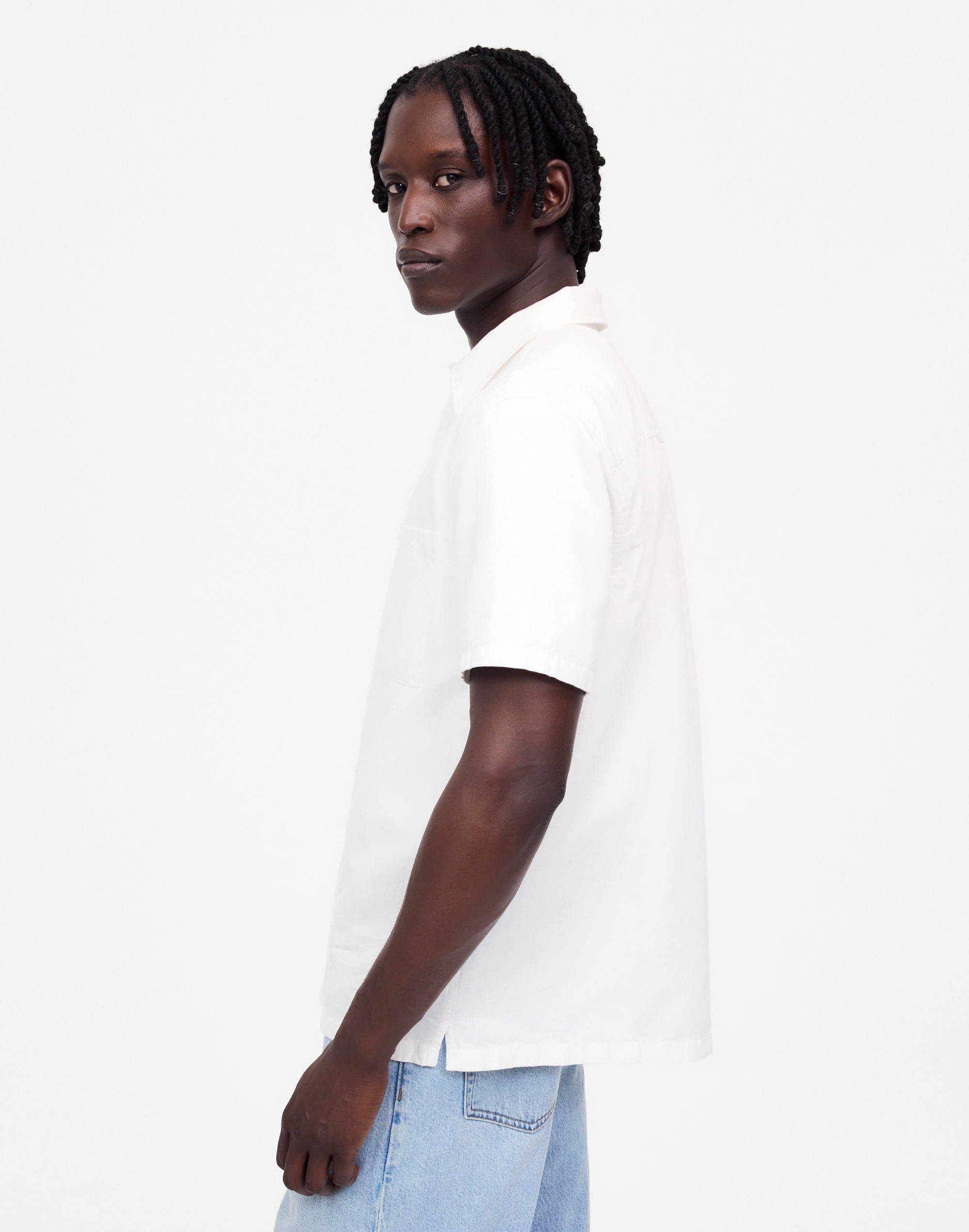 Button-Up Short-Sleeve Shirt in Cotton-Linen Blend Alternate Image 3