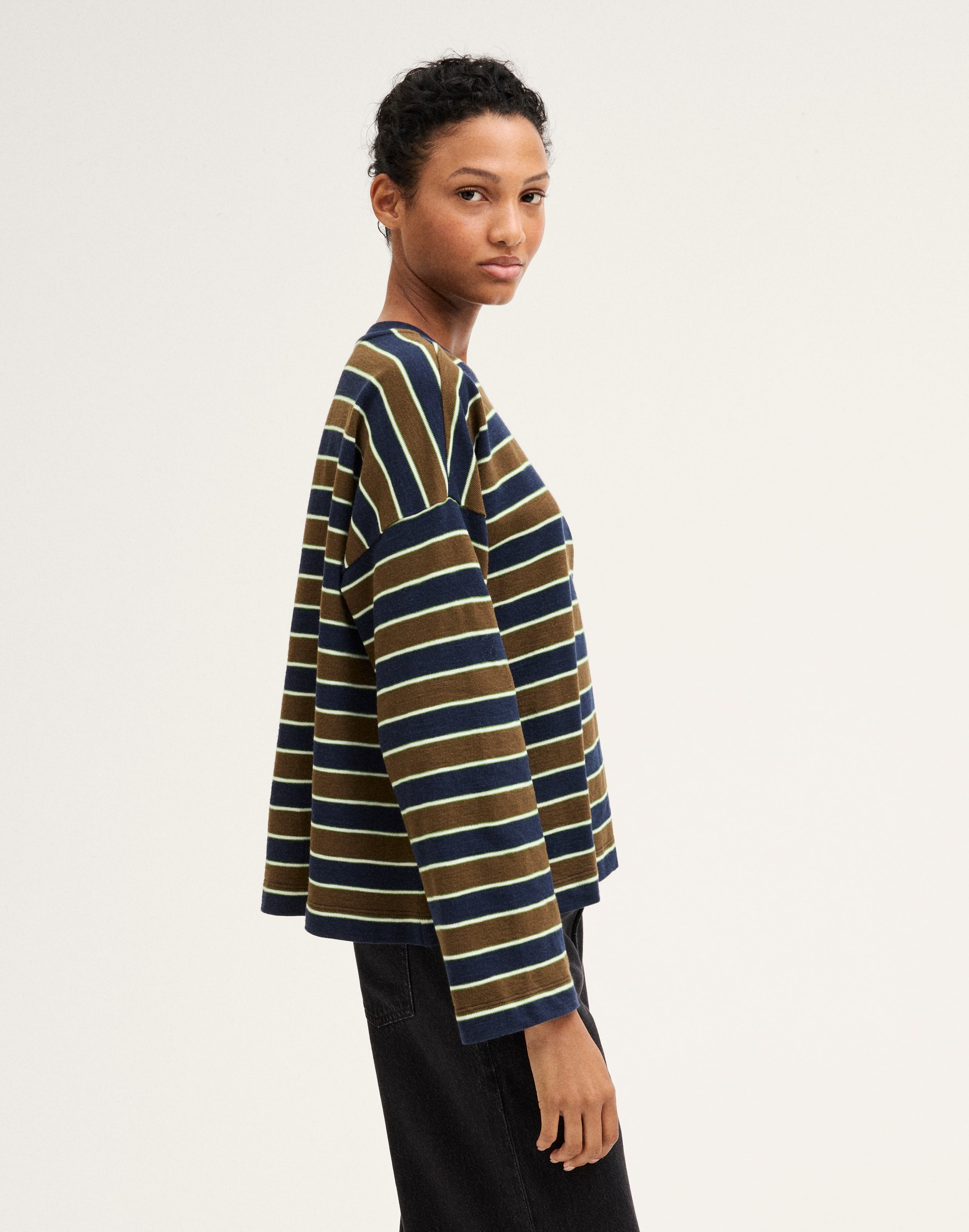 Easy Crewneck Long-Sleeve Tee in Sunday Slub