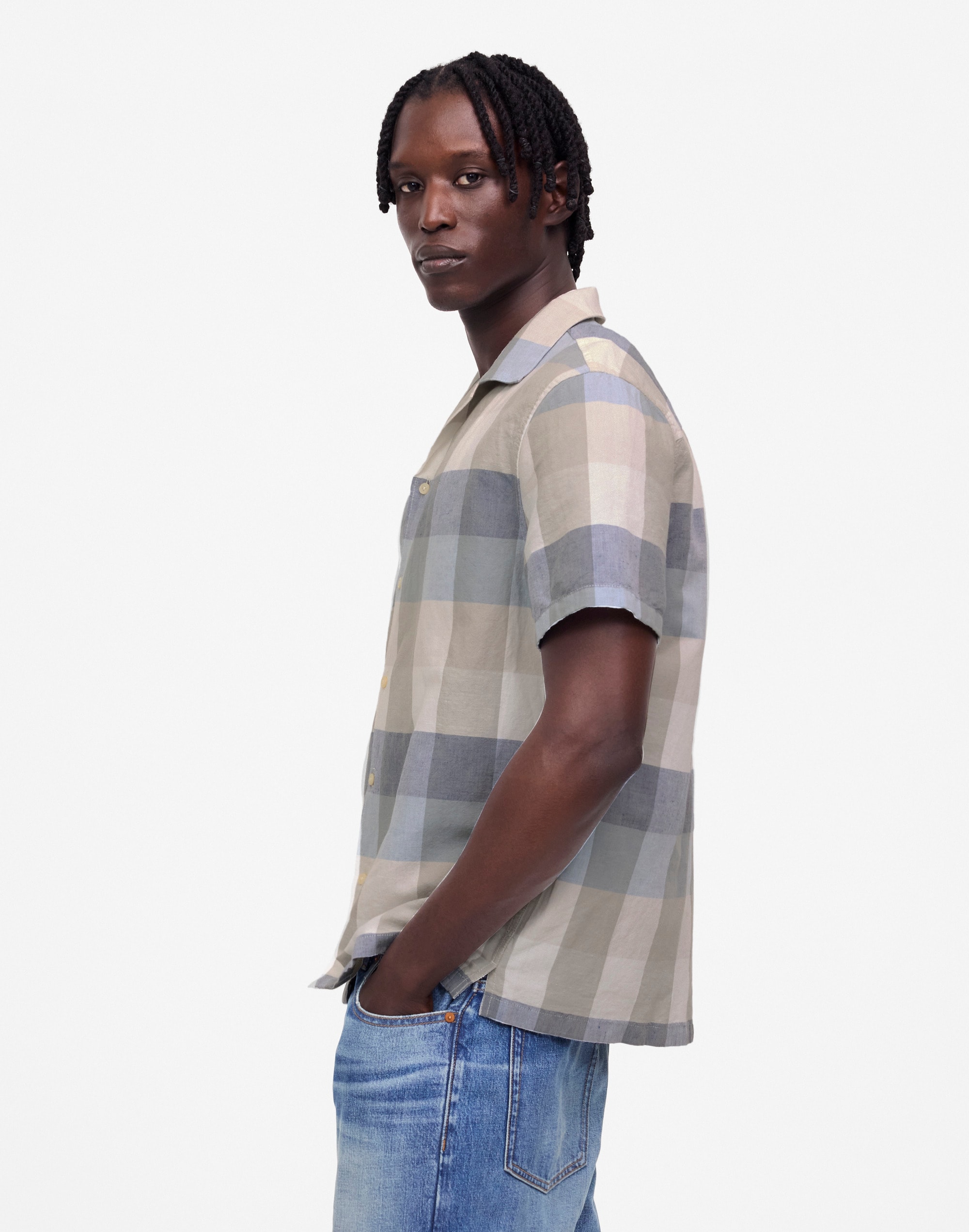 Short-Sleeve Button-Up Shirt in Cotton-Linen Blend Alternate Image 3