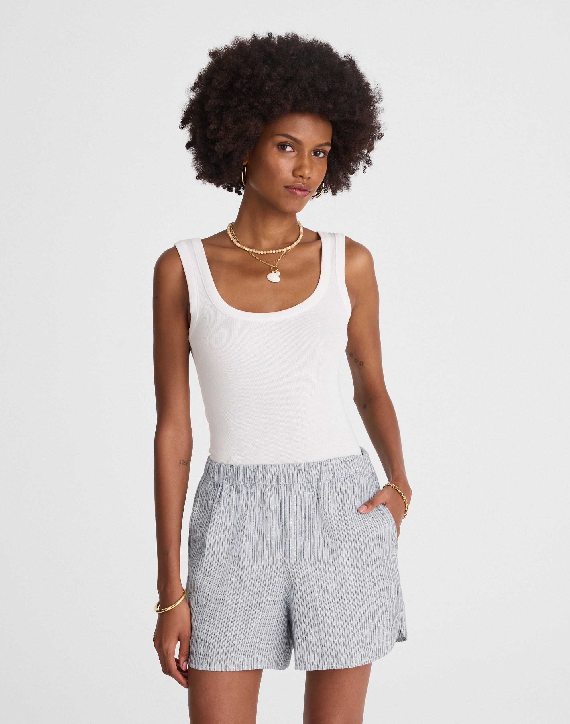 Curved Hem Pull-On Shorts in 100% Linen