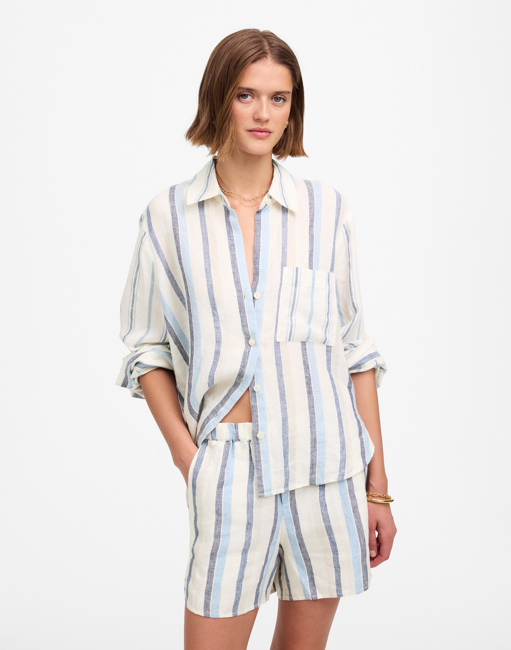 Curved Hem Pull-On Shorts in 100% Linen