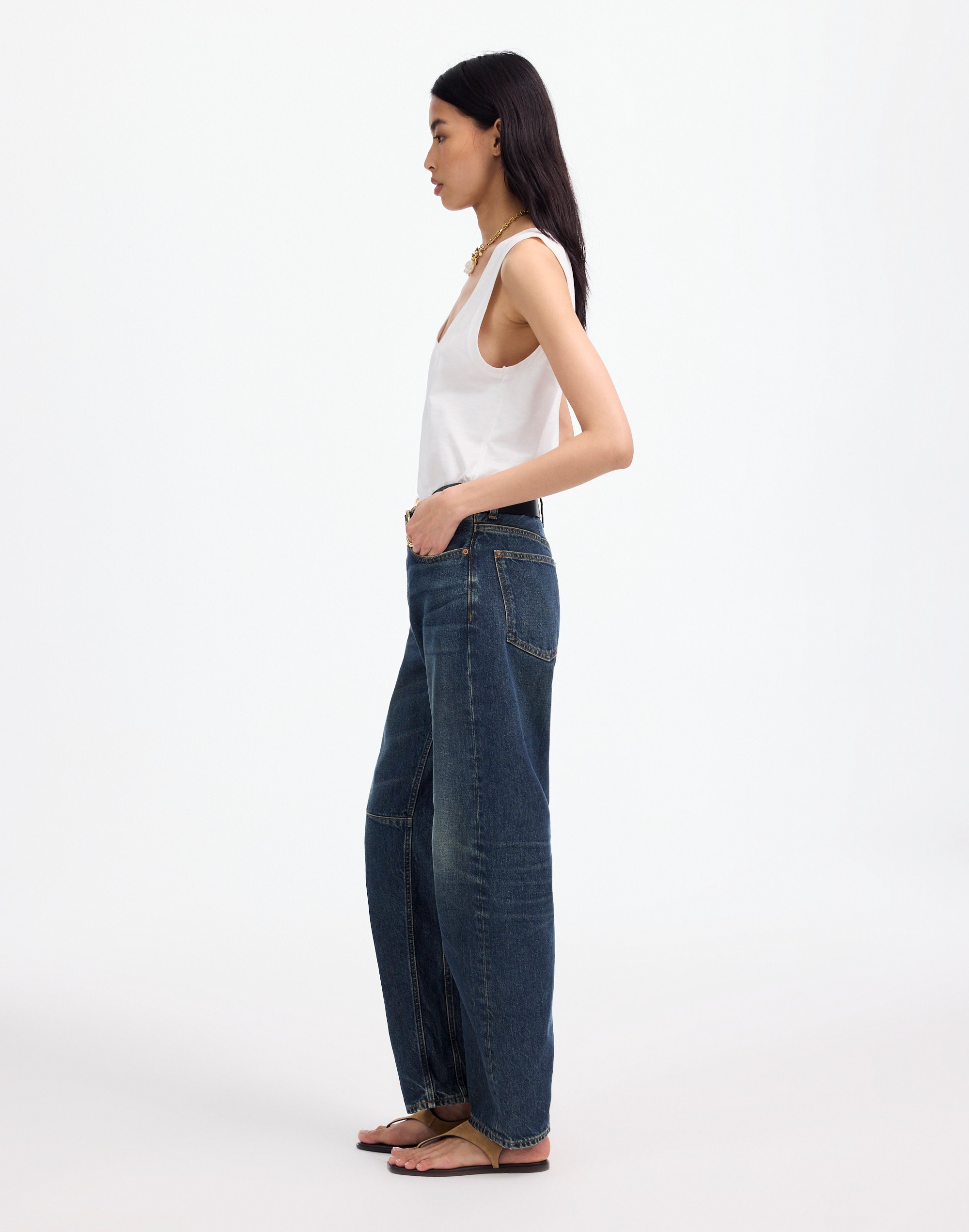 The Darted Barrel-Leg Jean in Danver Wash Alternate Image 3