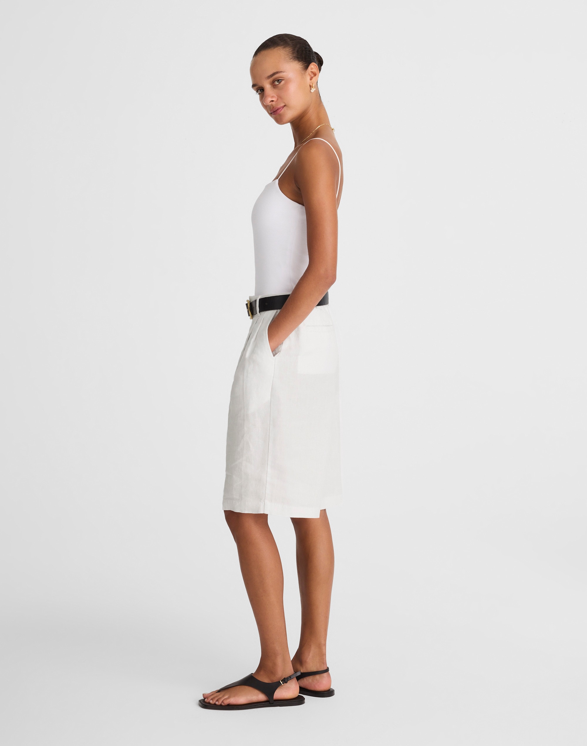 Relaxed Pleated Trouser Shorts in 100% Linen