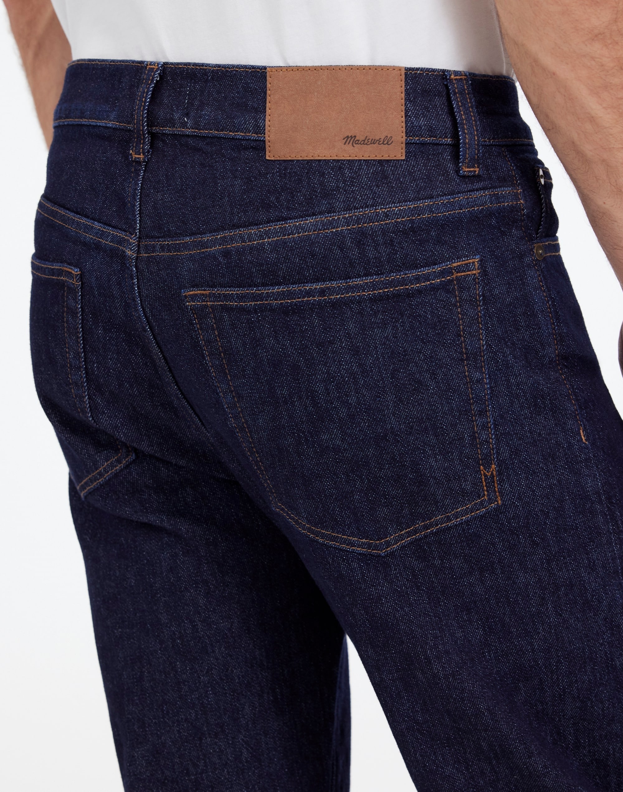 Relaxed Taper Jeans in Rinse Wash Alternate Image 5