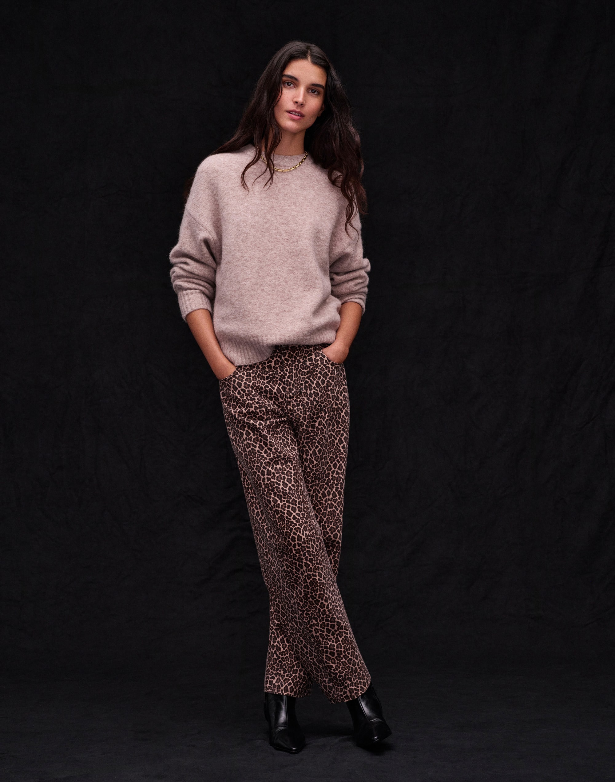 The Darted Barrel-Leg Jean in Leopard Print Alternate Image 7