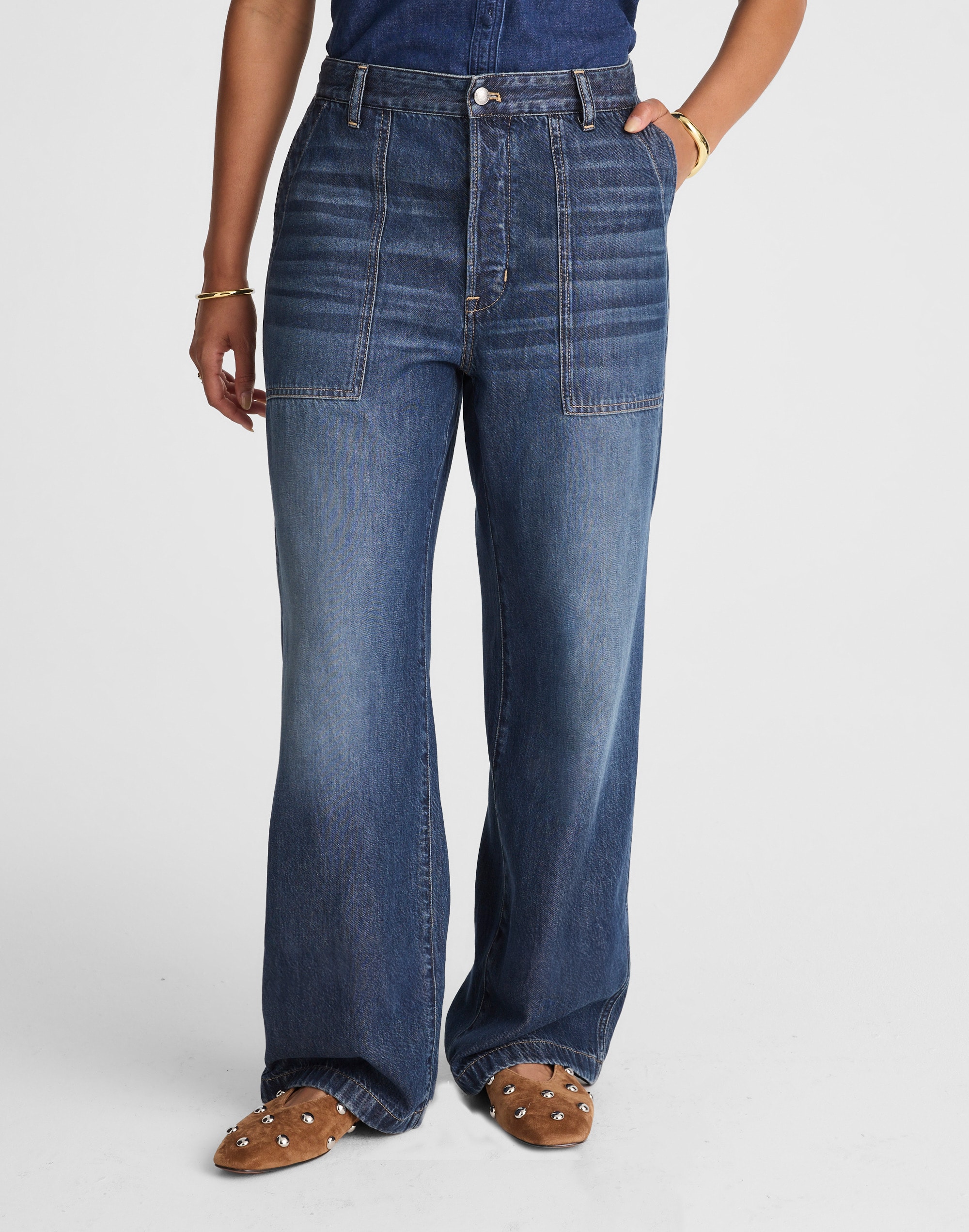 The Curvy Low-Slung Baggy Jean in Airy Denim Alternate Image 1