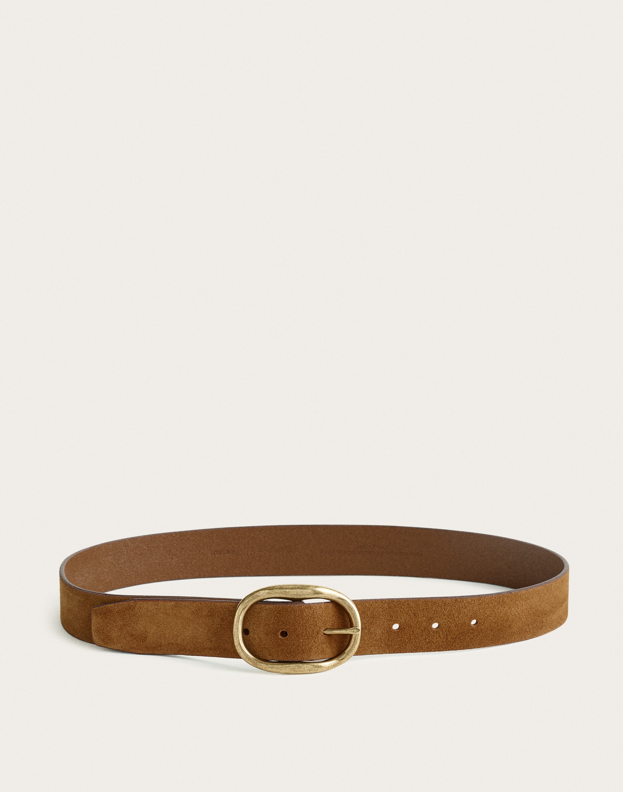 Oval-Buckle Belt