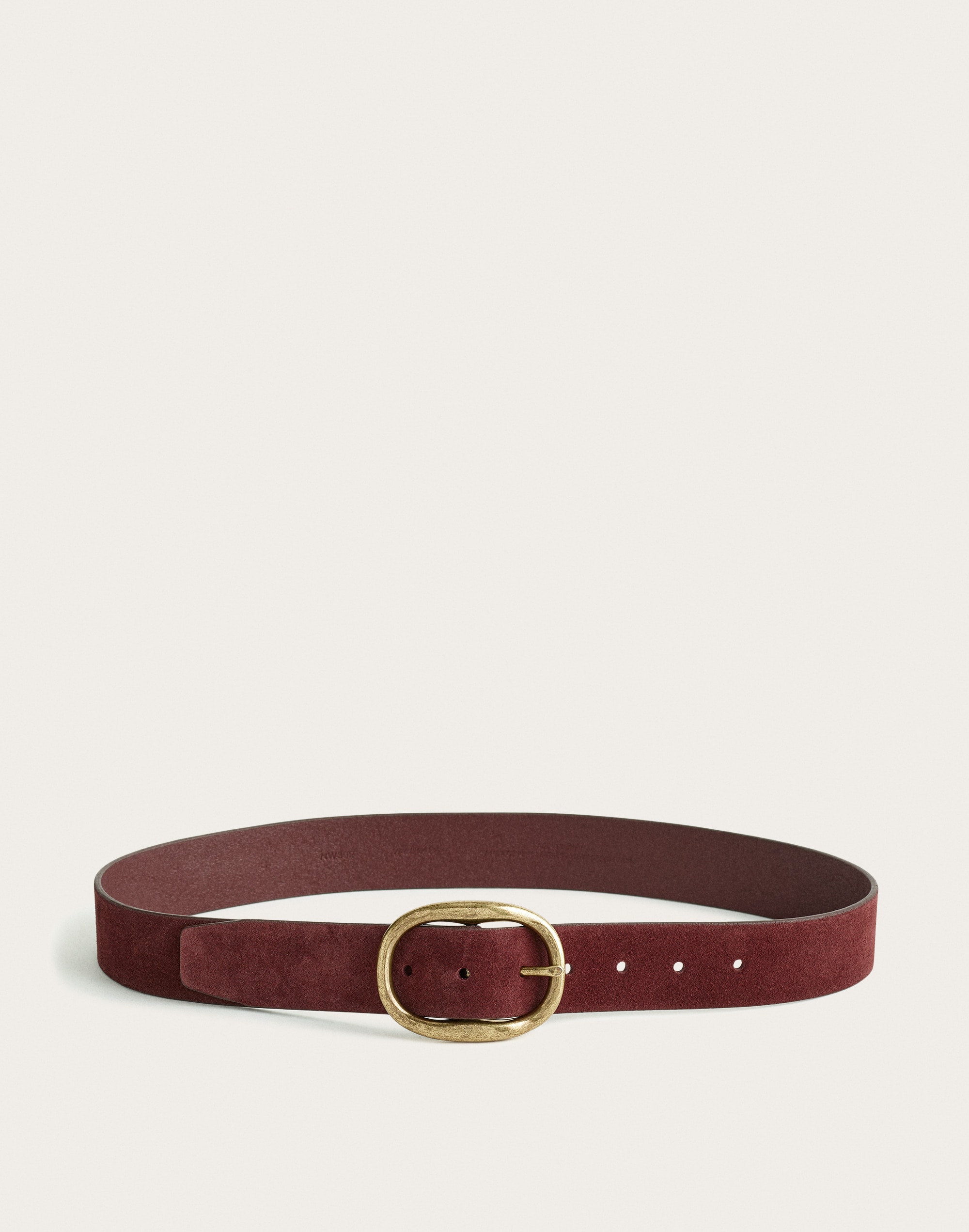 Oval-Buckle Belt