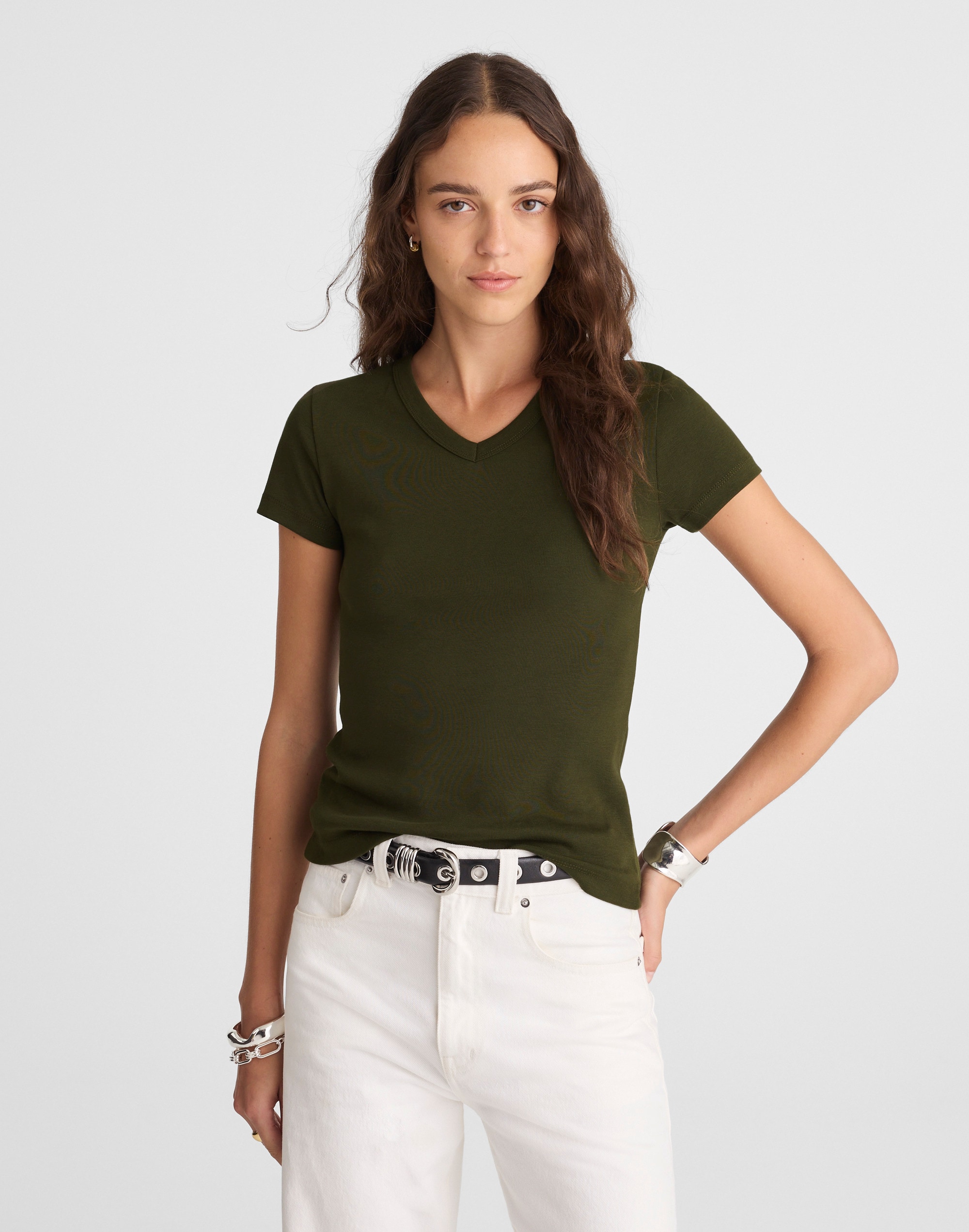 The '90s V-Neck Baby Tee in Compact Cotton - Green