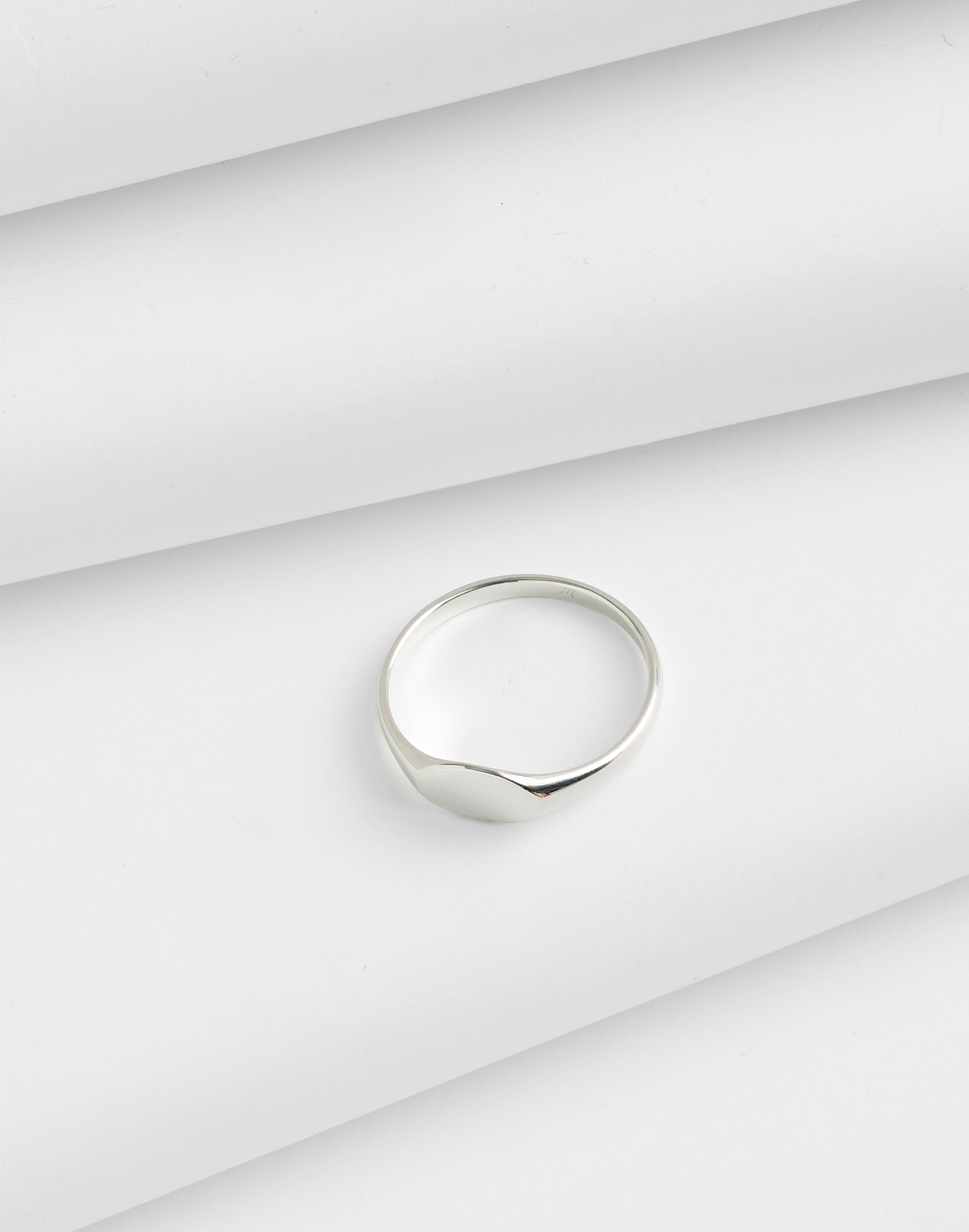 Demi-Fine Petite Signet Ring