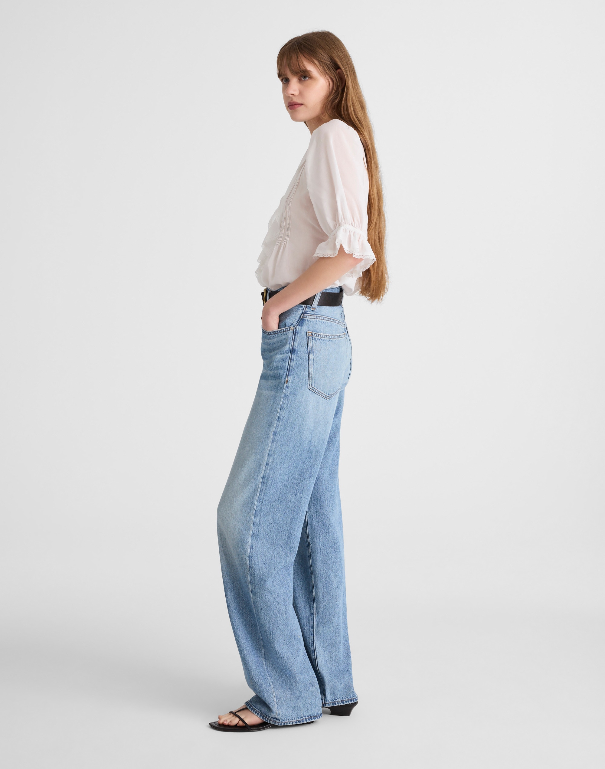 The Perfect Vintage Wide-Leg Jean in Airy Denim