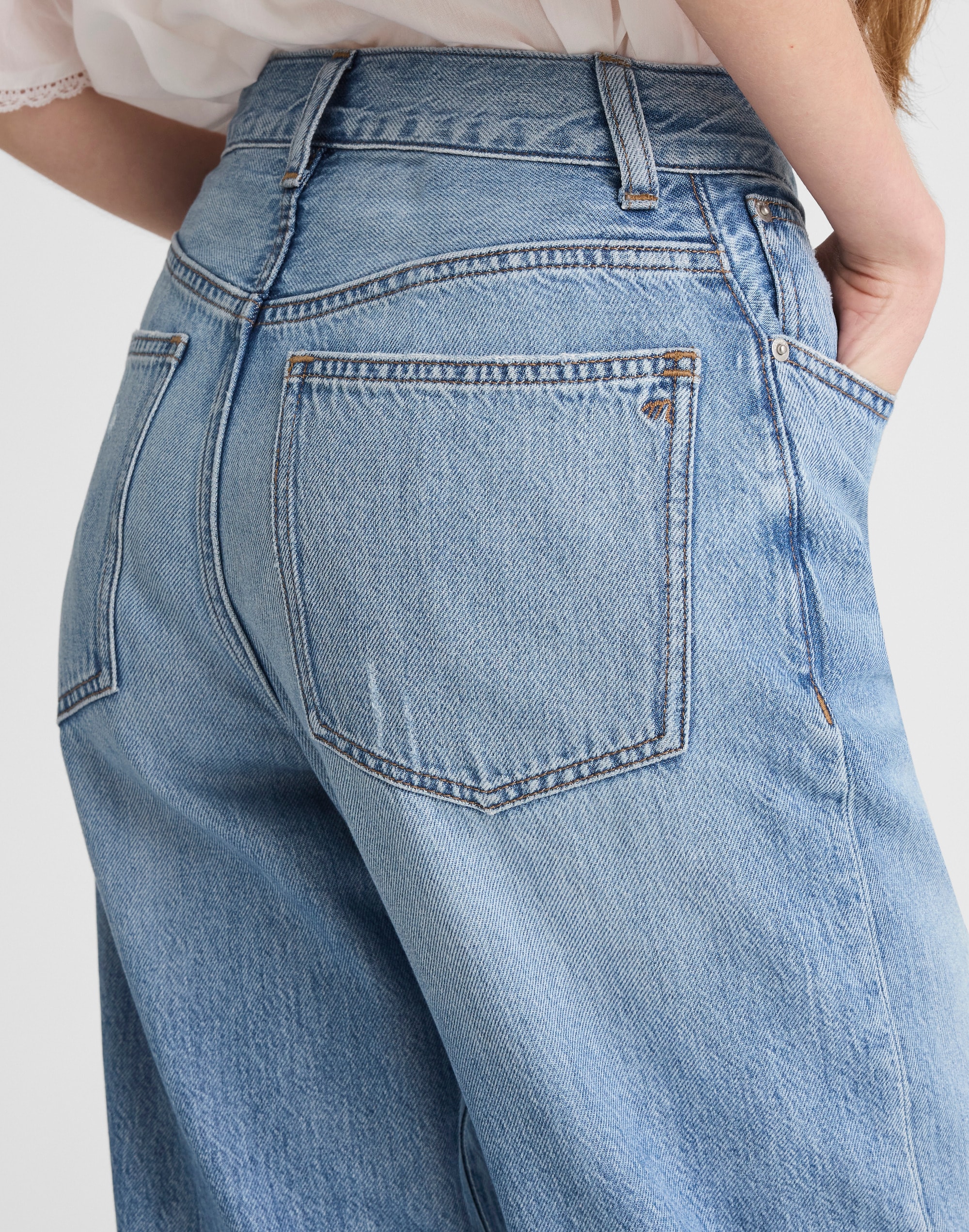 The Perfect Vintage Wide-Leg Jean in Airy Denim