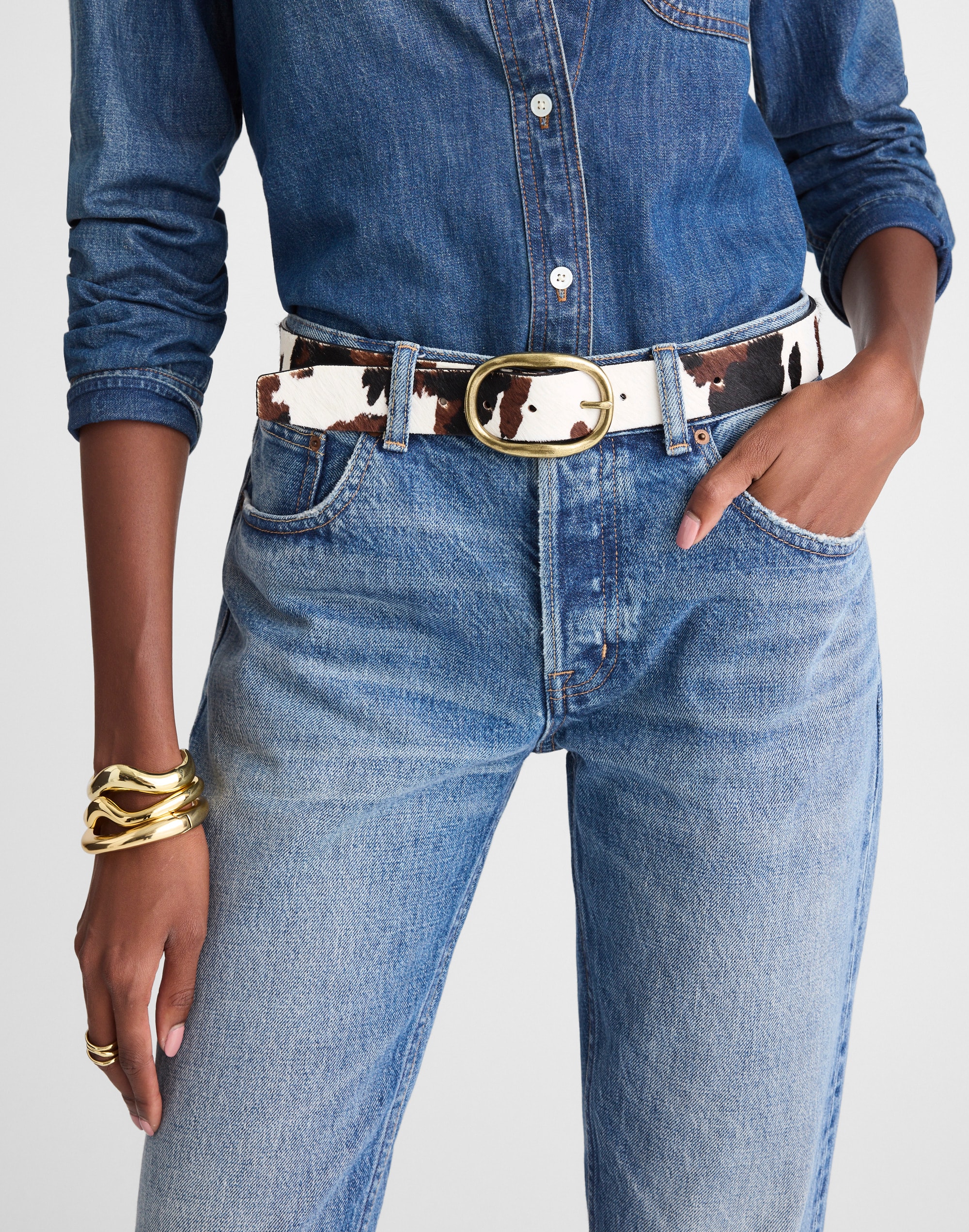 Oval-Buckle Belt