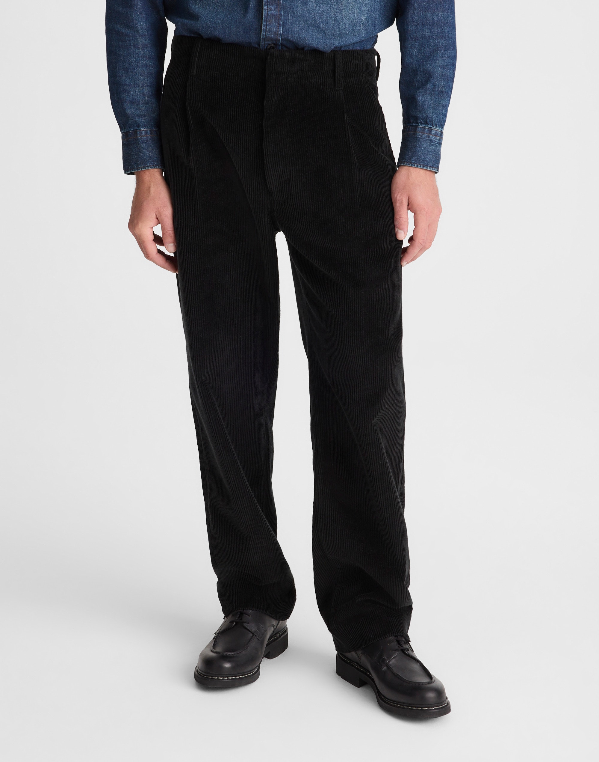 Pleated Trousers in Corduroy