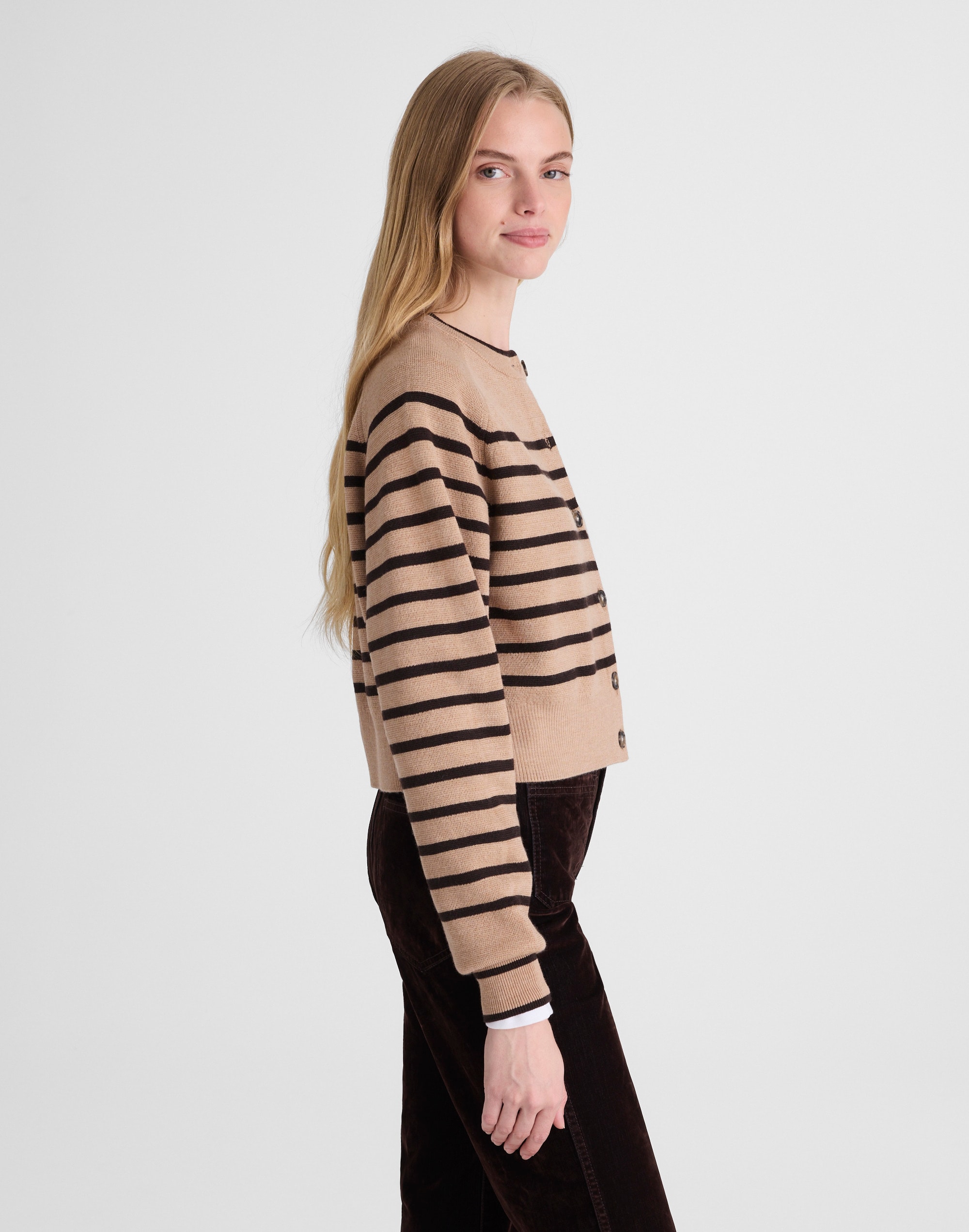 Raglan-Sleeve Cropped Cardigan in Merino Wool Alternate Image 3