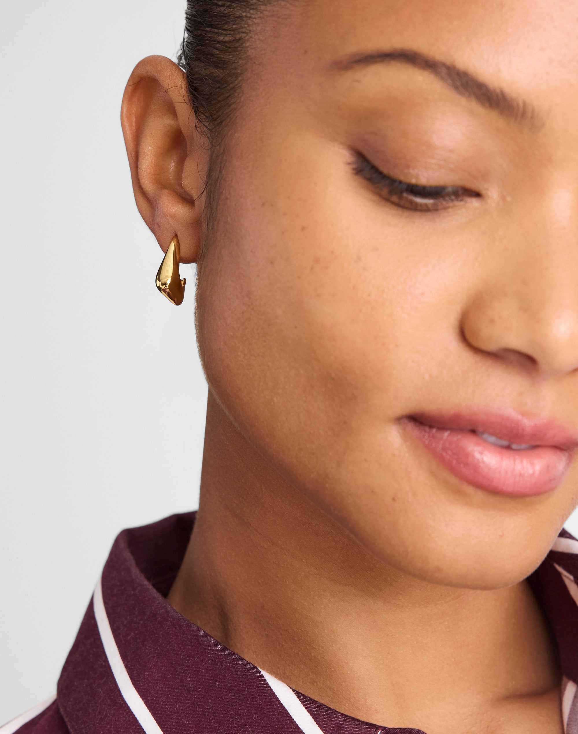 Sculpted Teardrop Small Hoop Earrings