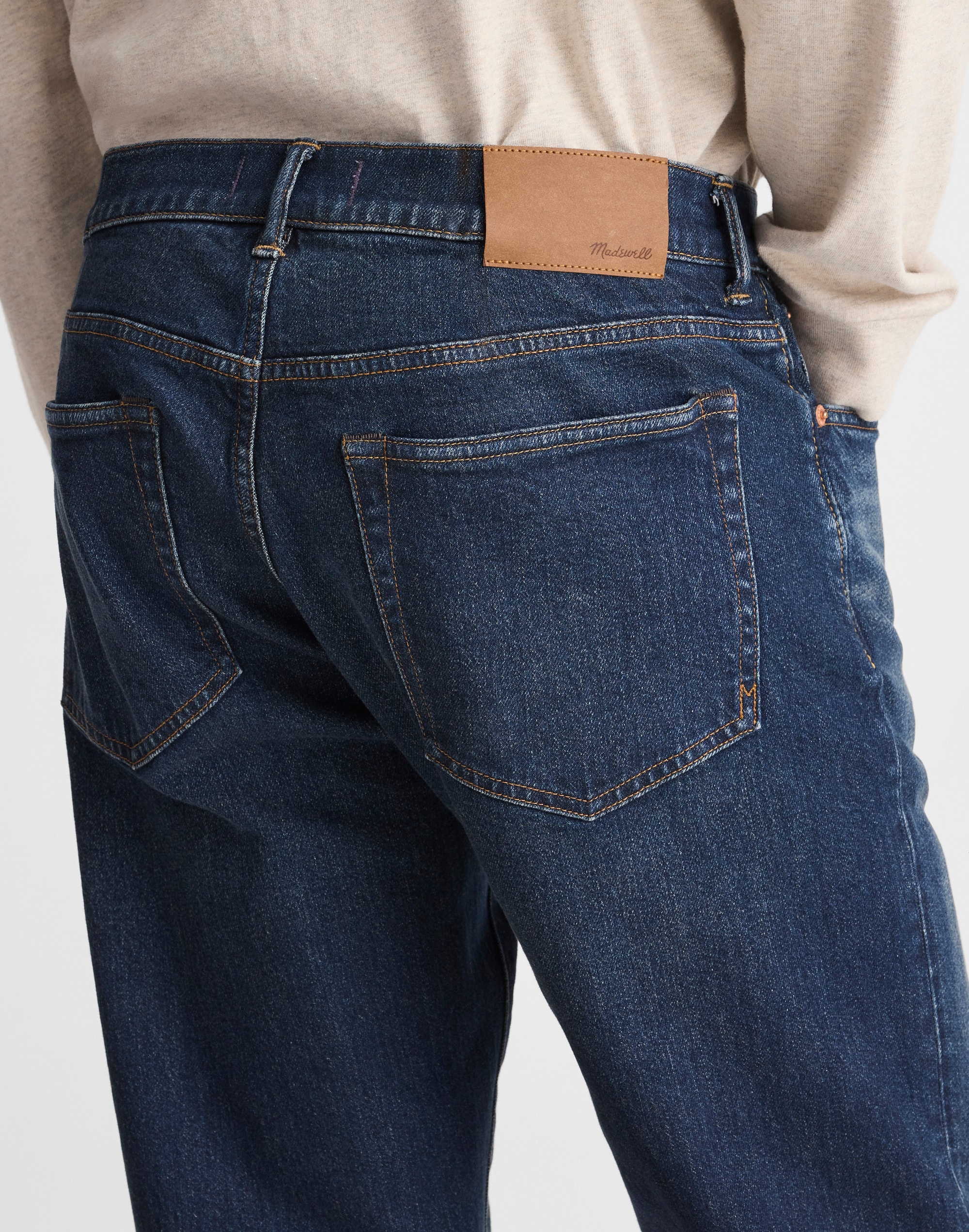 Relaxed Taper Jeans