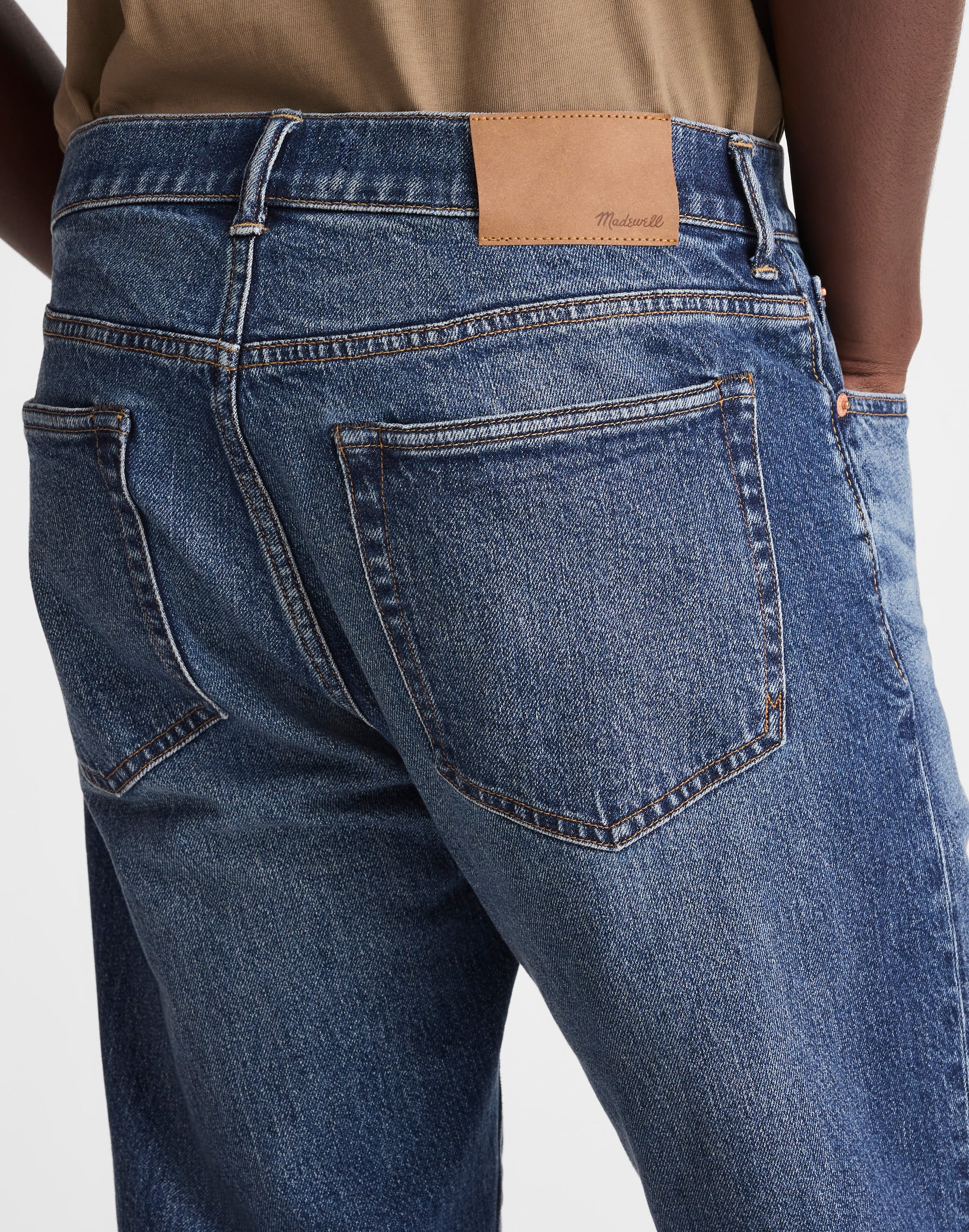 Relaxed Taper Jeans