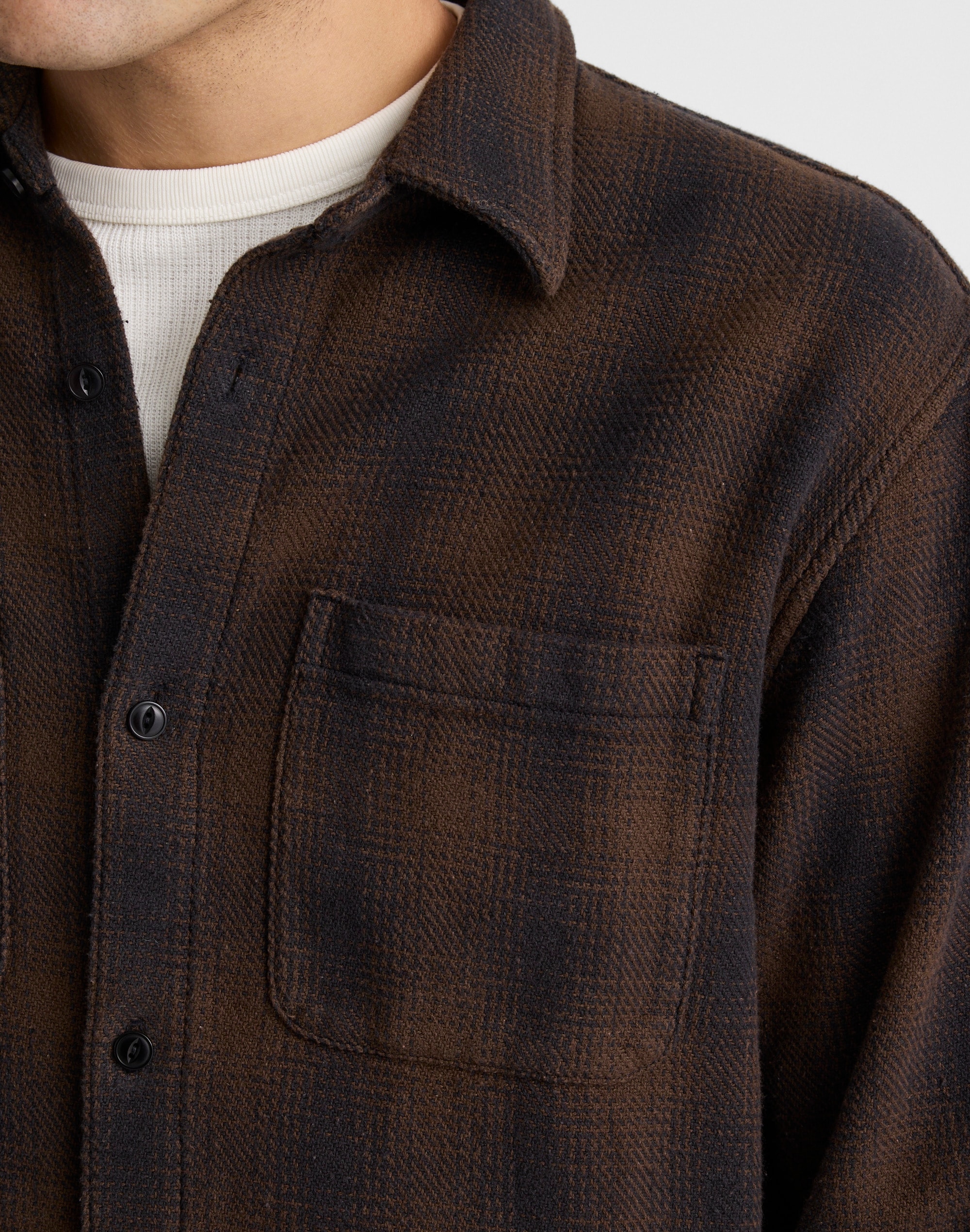 Button-Up Shirt in Midweight Flannel Alternate Image 5