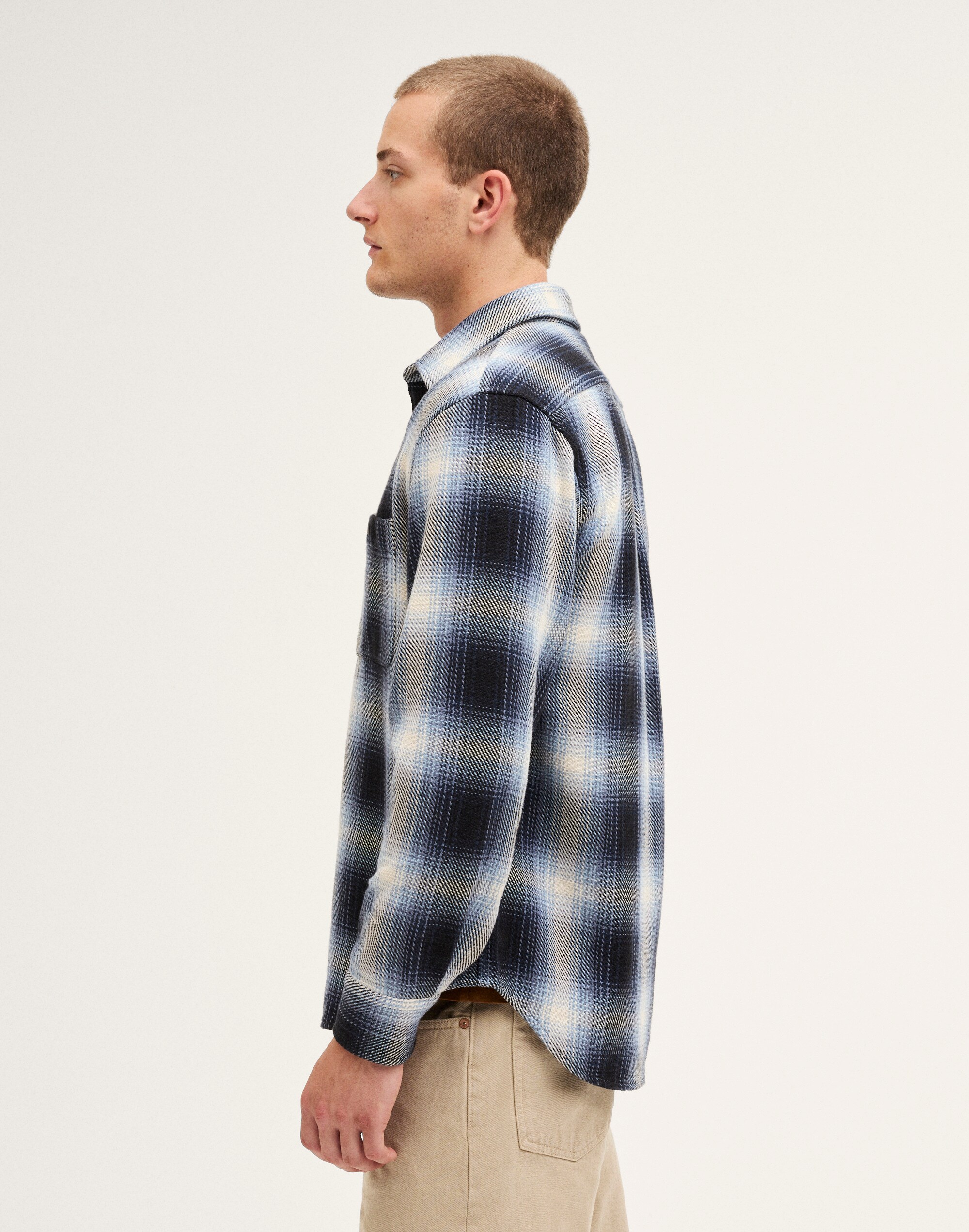 Button-Up Shirt in Midweight Flannel