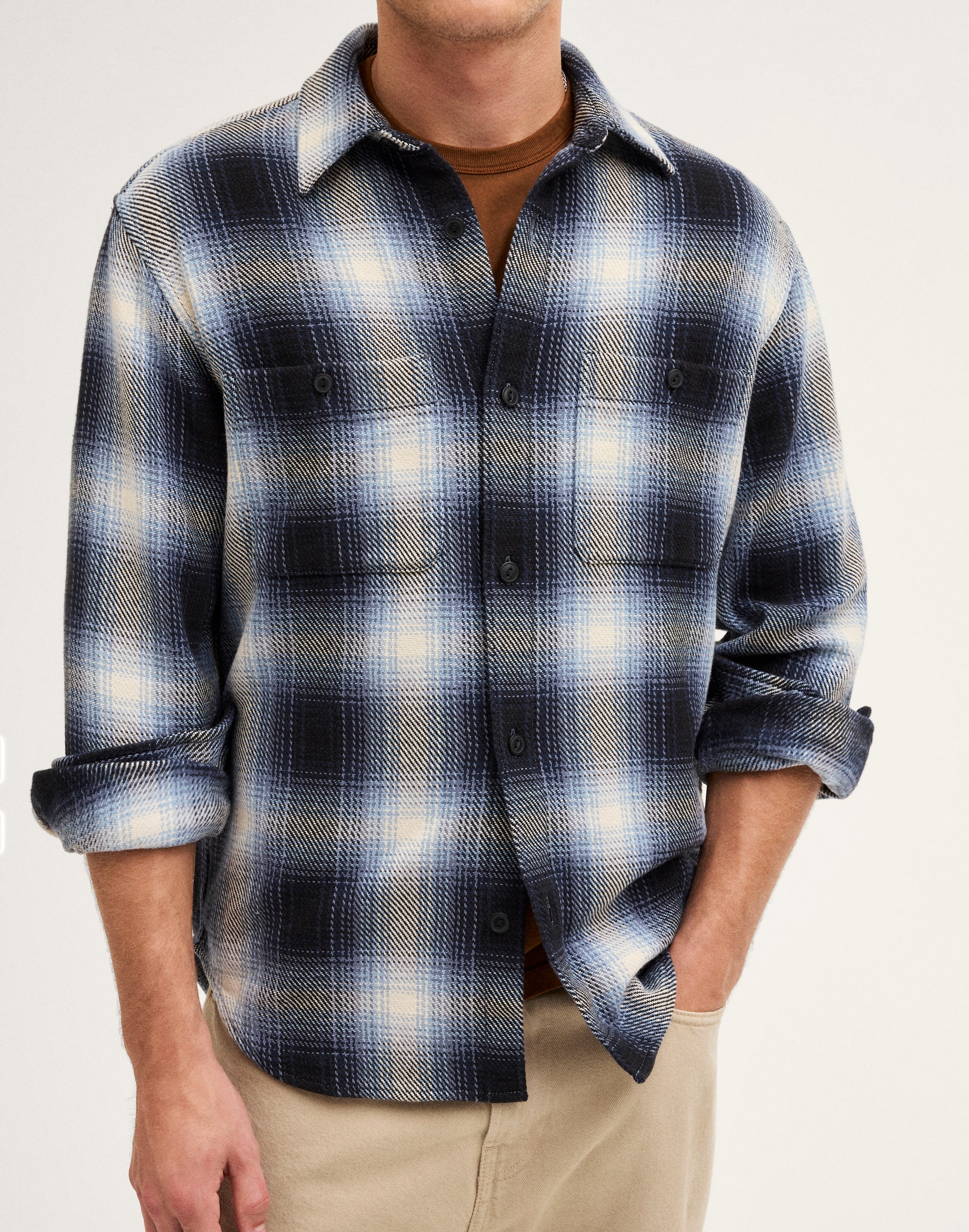 Button-Up Shirt in Midweight Flannel