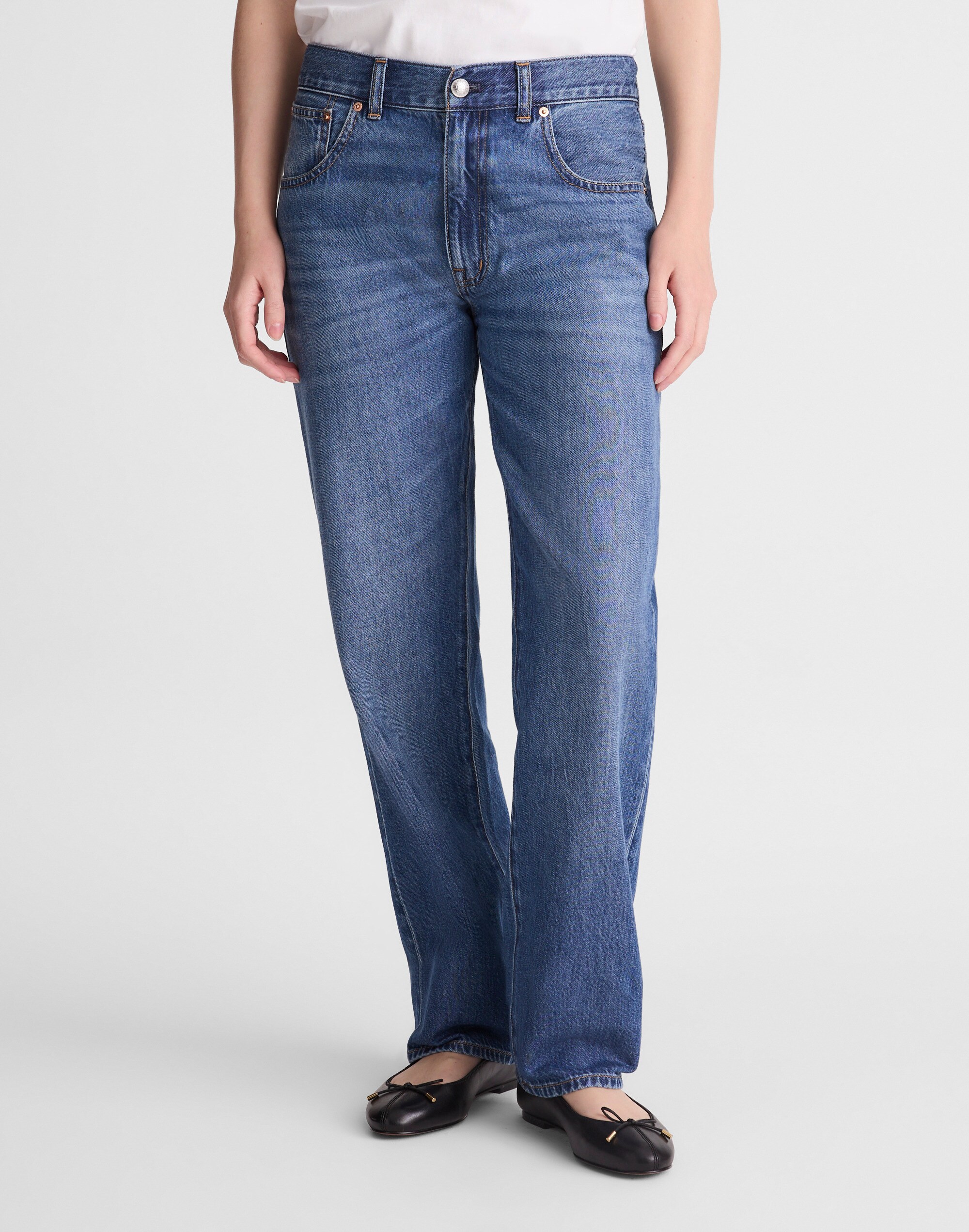 The Petite Dean Easy Straight Jean in Airy Denim