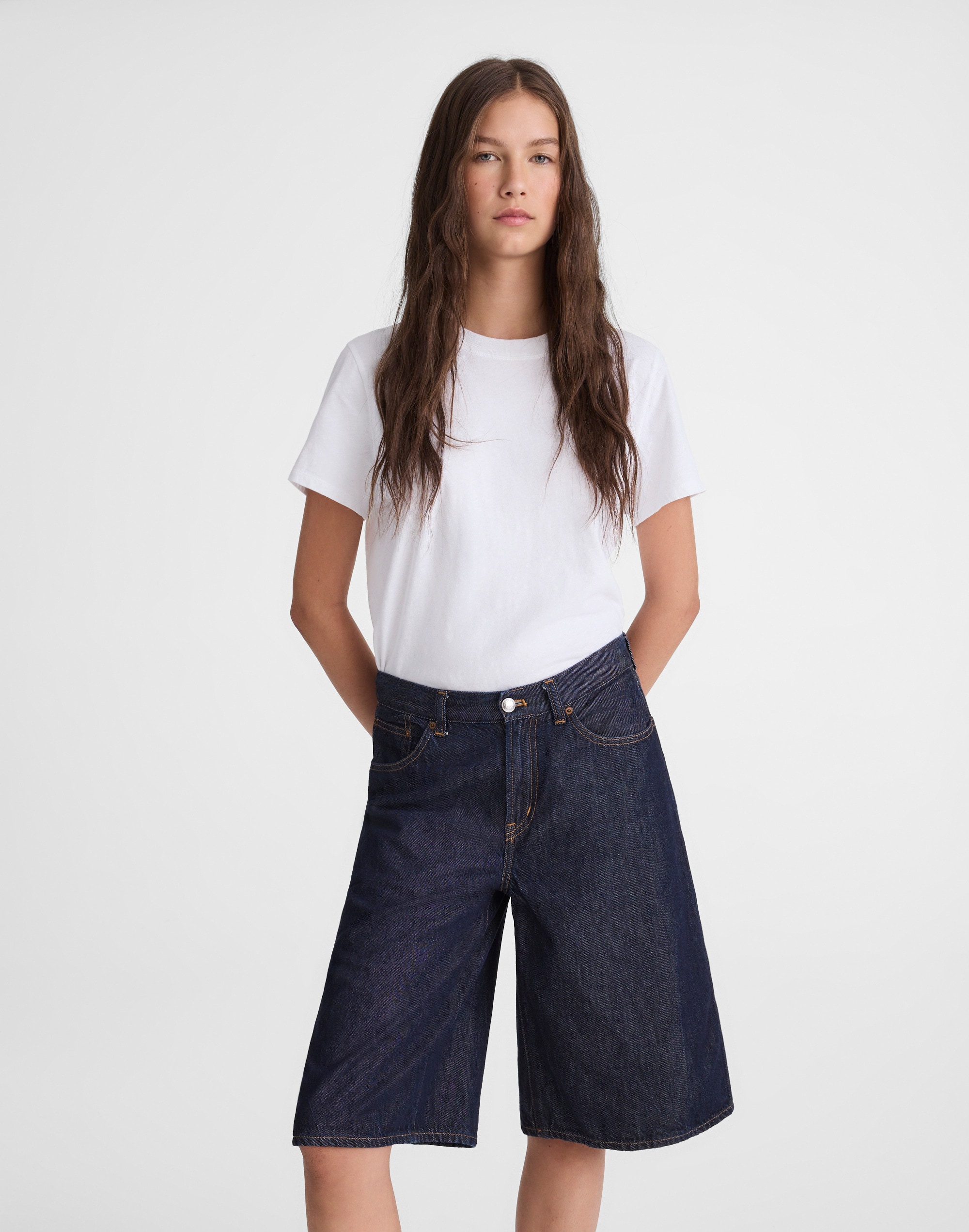 The V-Waist Bermuda Short in Airy Denim