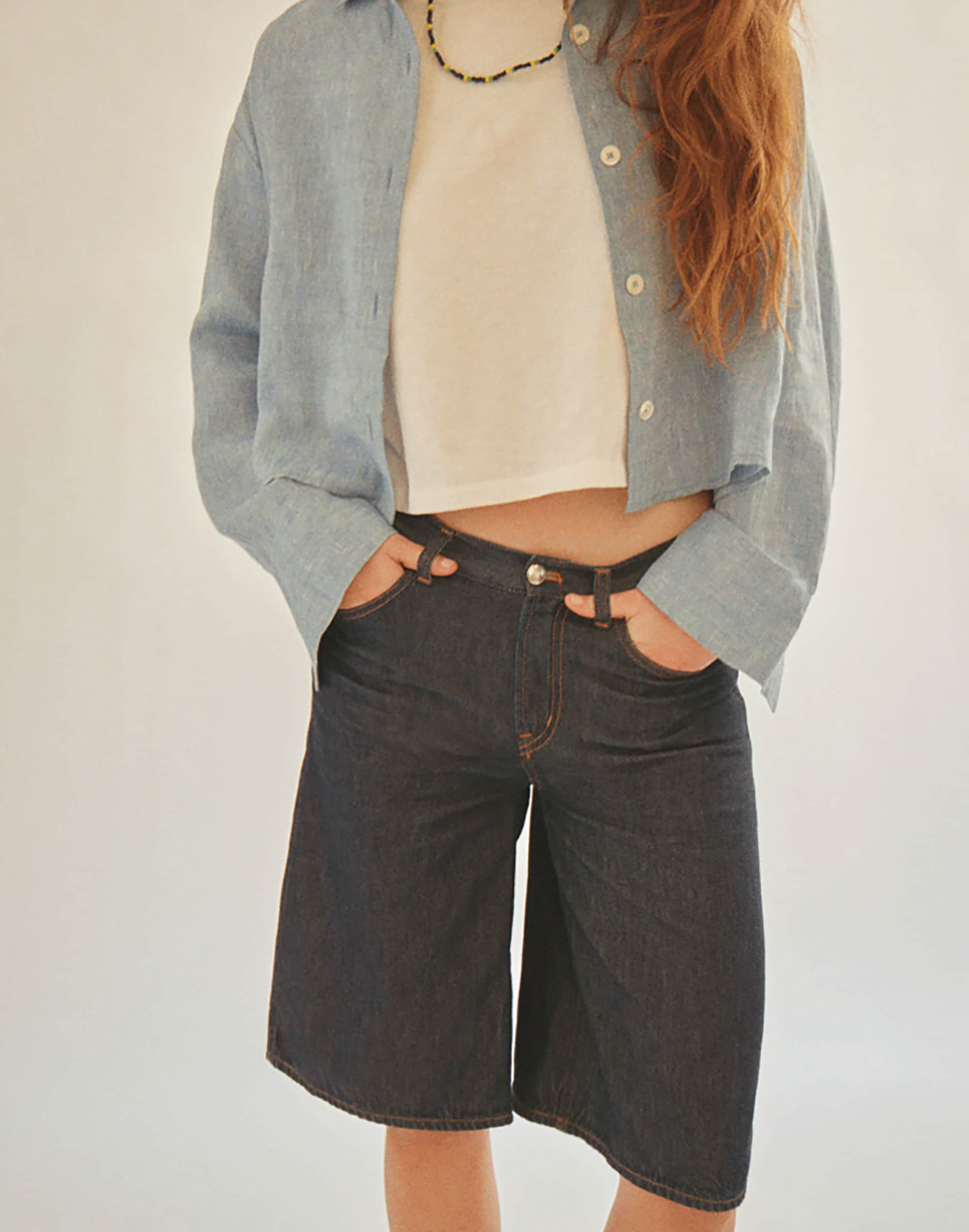 The V-Waist Bermuda Short in Airy Denim