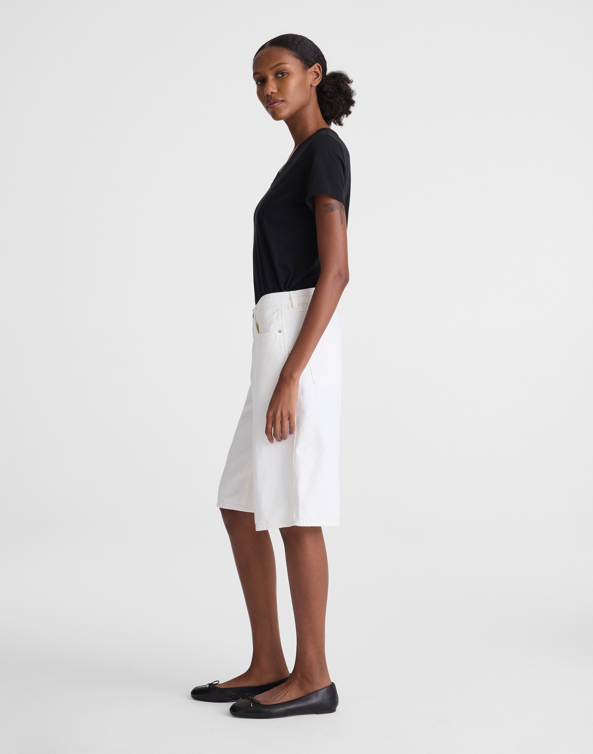 The V-Waist Bermuda Short