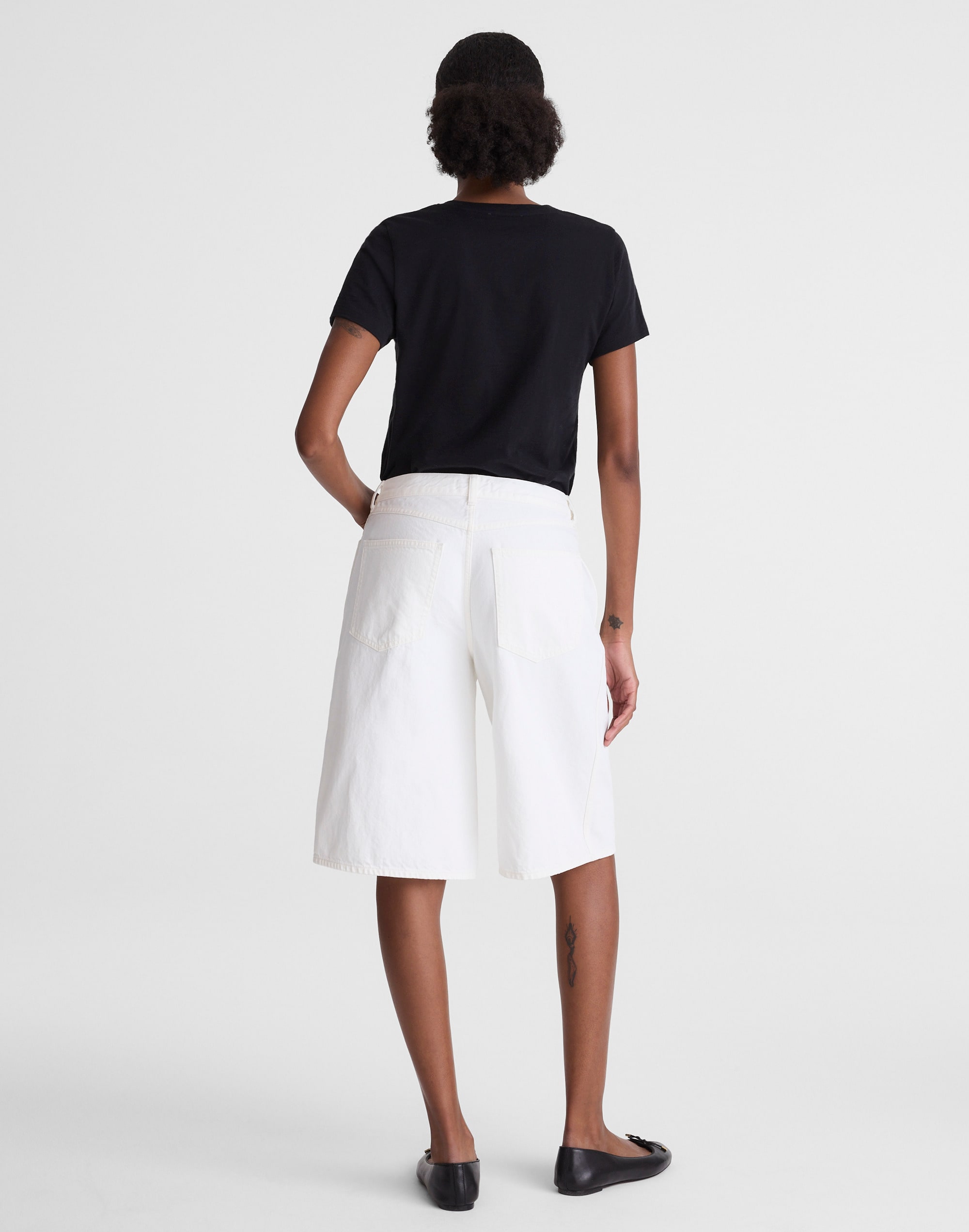 The V-Waist Bermuda Short
