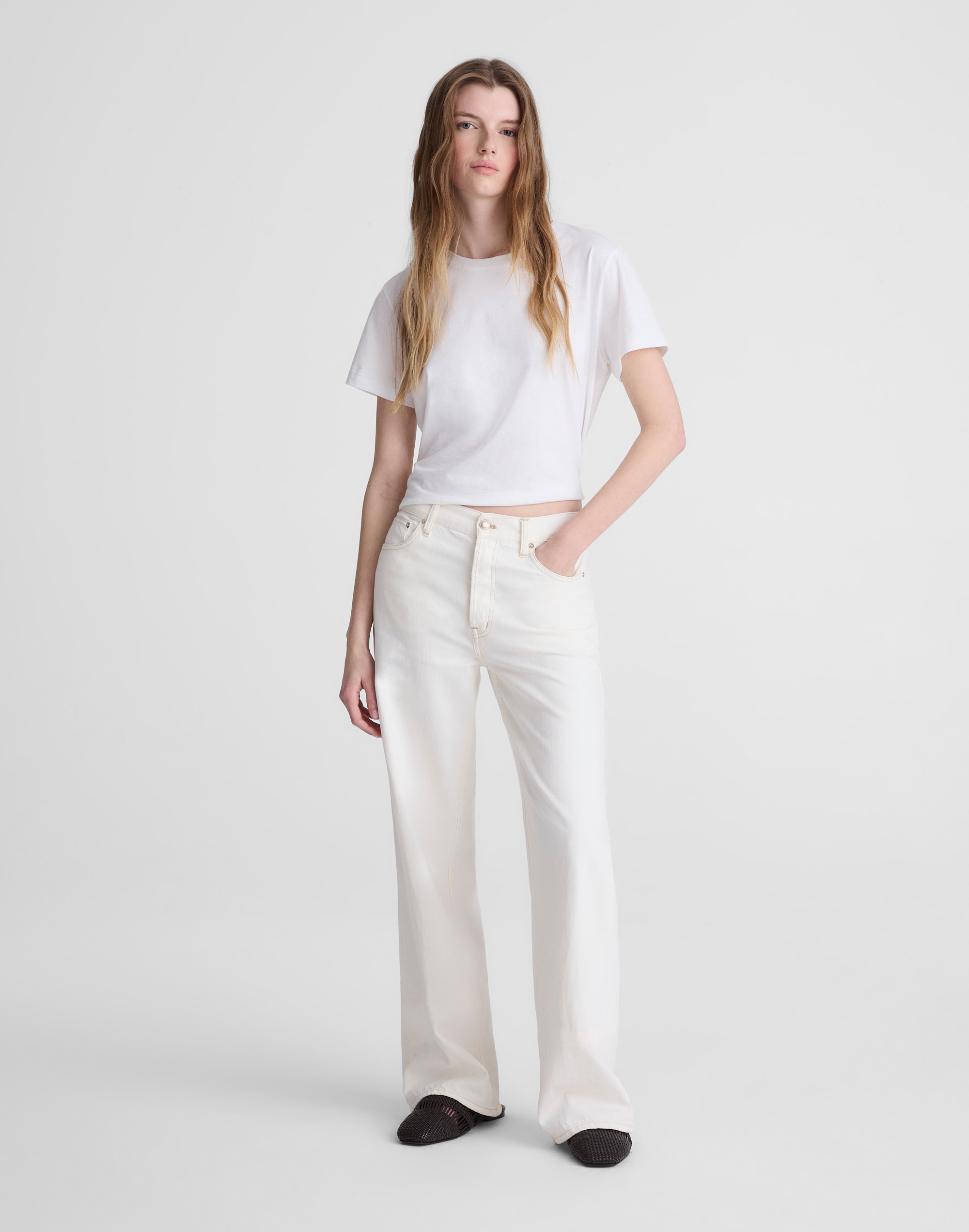 low-slung baggy jeans