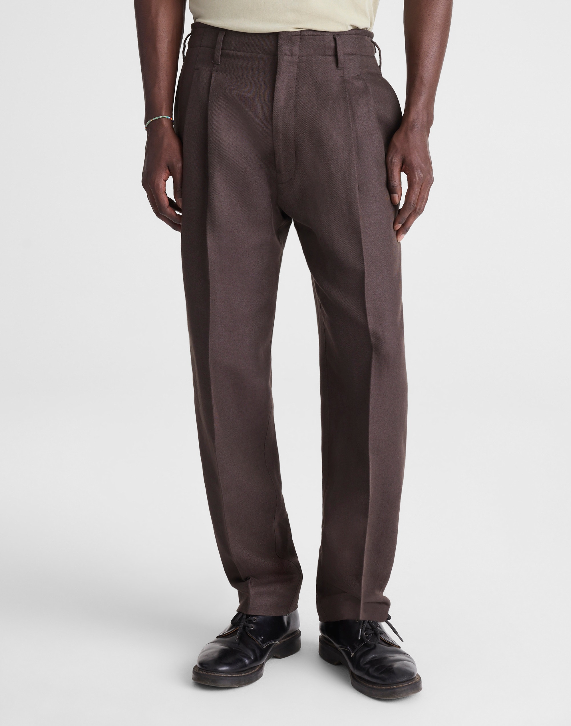 Double-Pleated Trousers in Linen-Cotton Blend